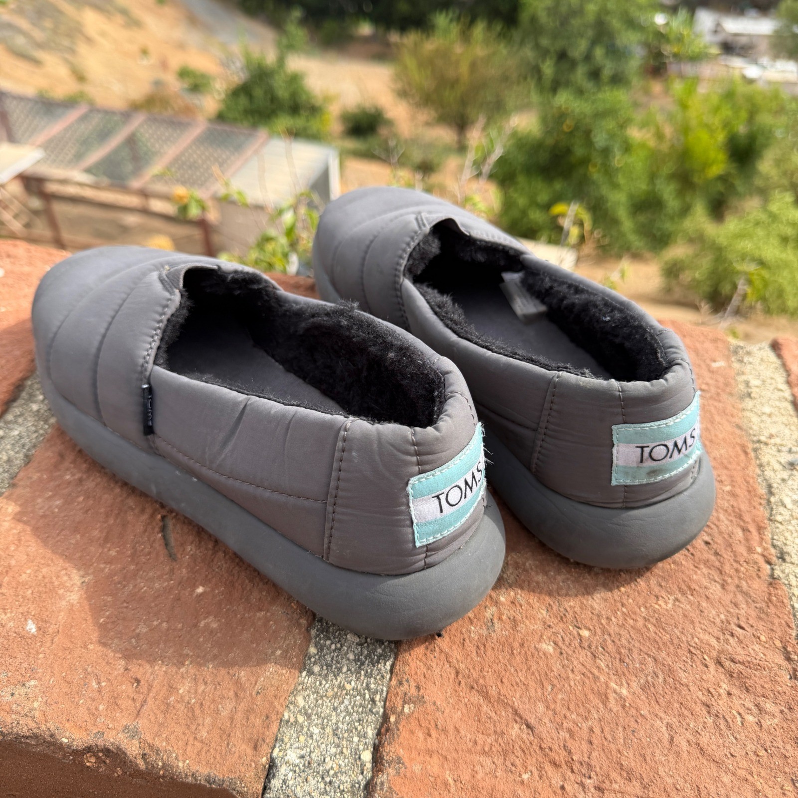 TOMS Ezra Puffy Slippers Grey Faux Shearling Quilted Slip On Shoes Womens 8.5