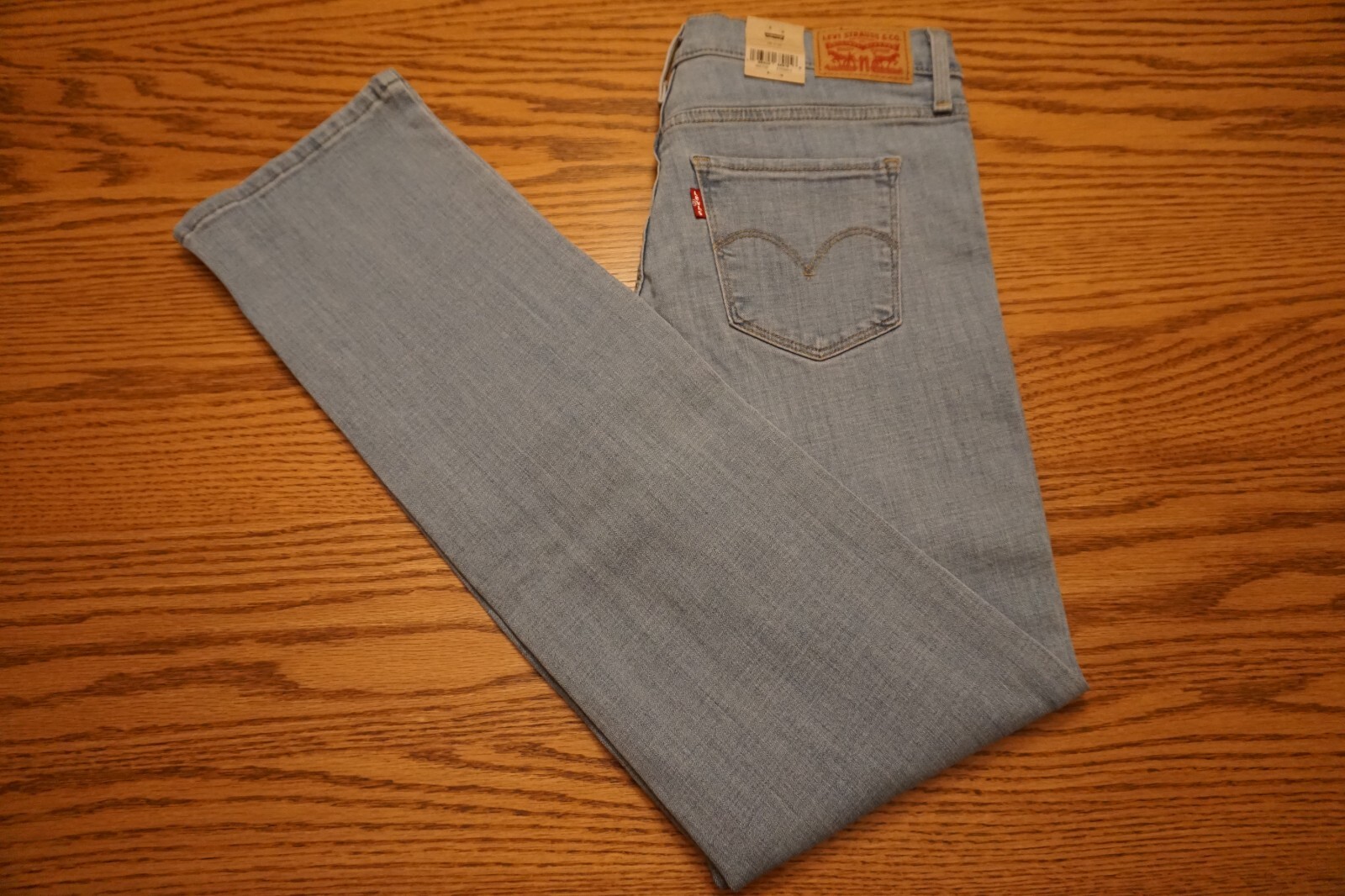NWT WOMEN’S LEVI JEANS 314 Multiple Sizes Shaping Straight Stretch Mid Rise $69