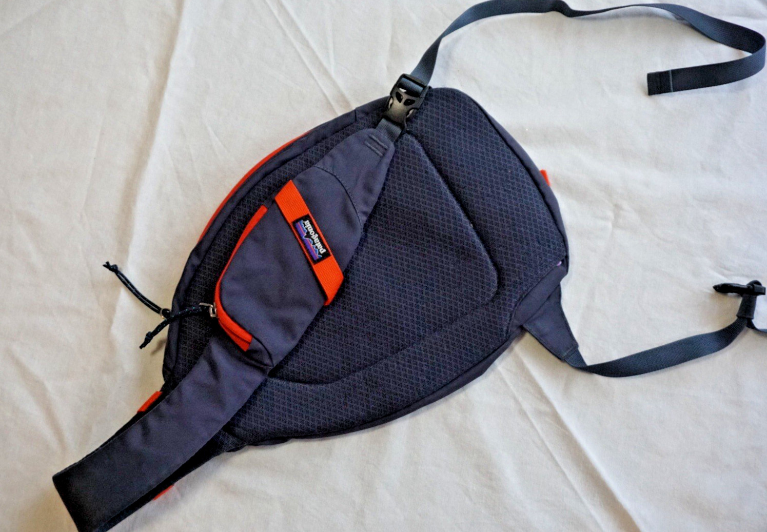 Patagonia Atom Sling 8L Backpack Crossbody Daypack Navy Orange Hiking Travel
