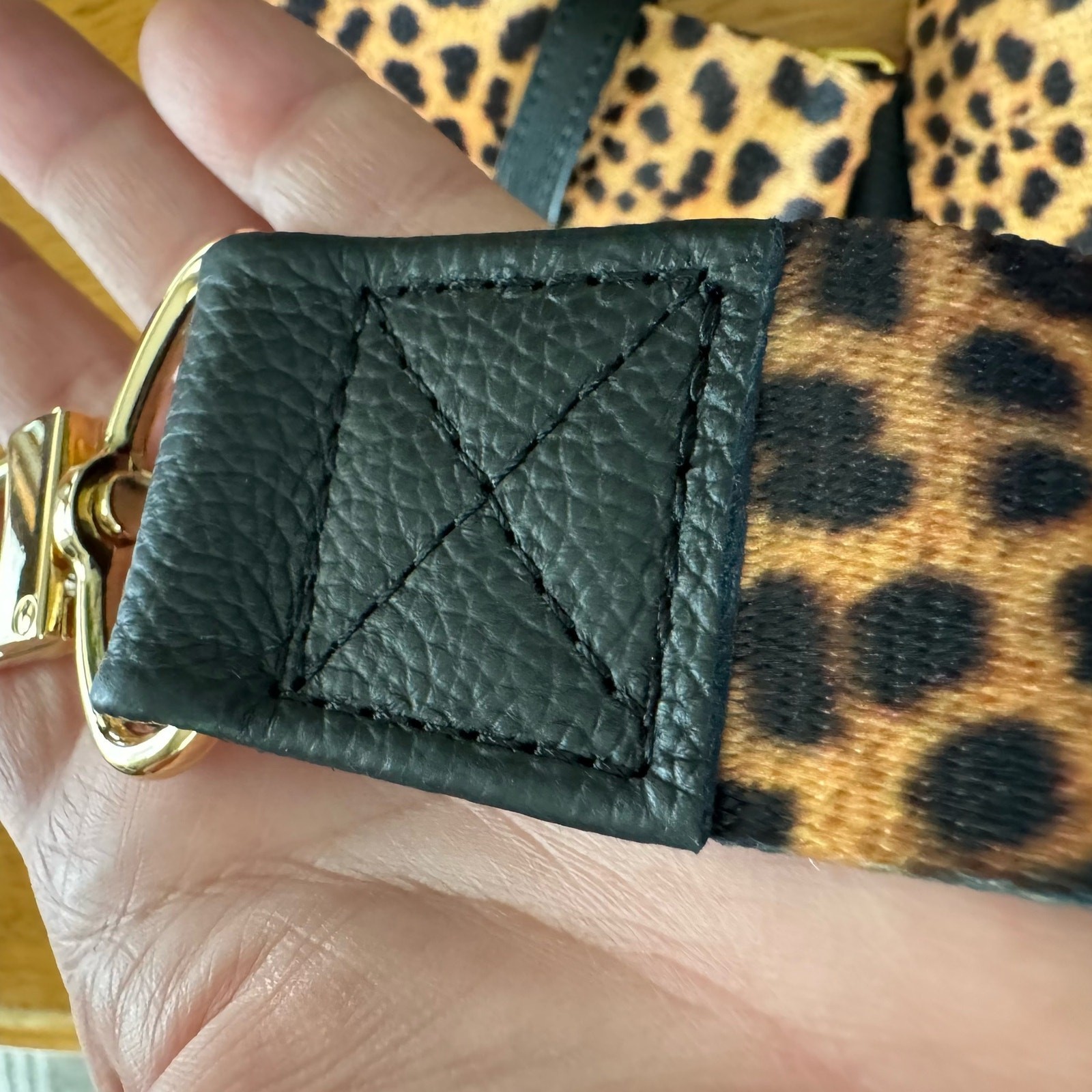 New Mautto Cheetah Leopard Print Handbag Strap 1.5″ Wide 48″ Long Gold Tone