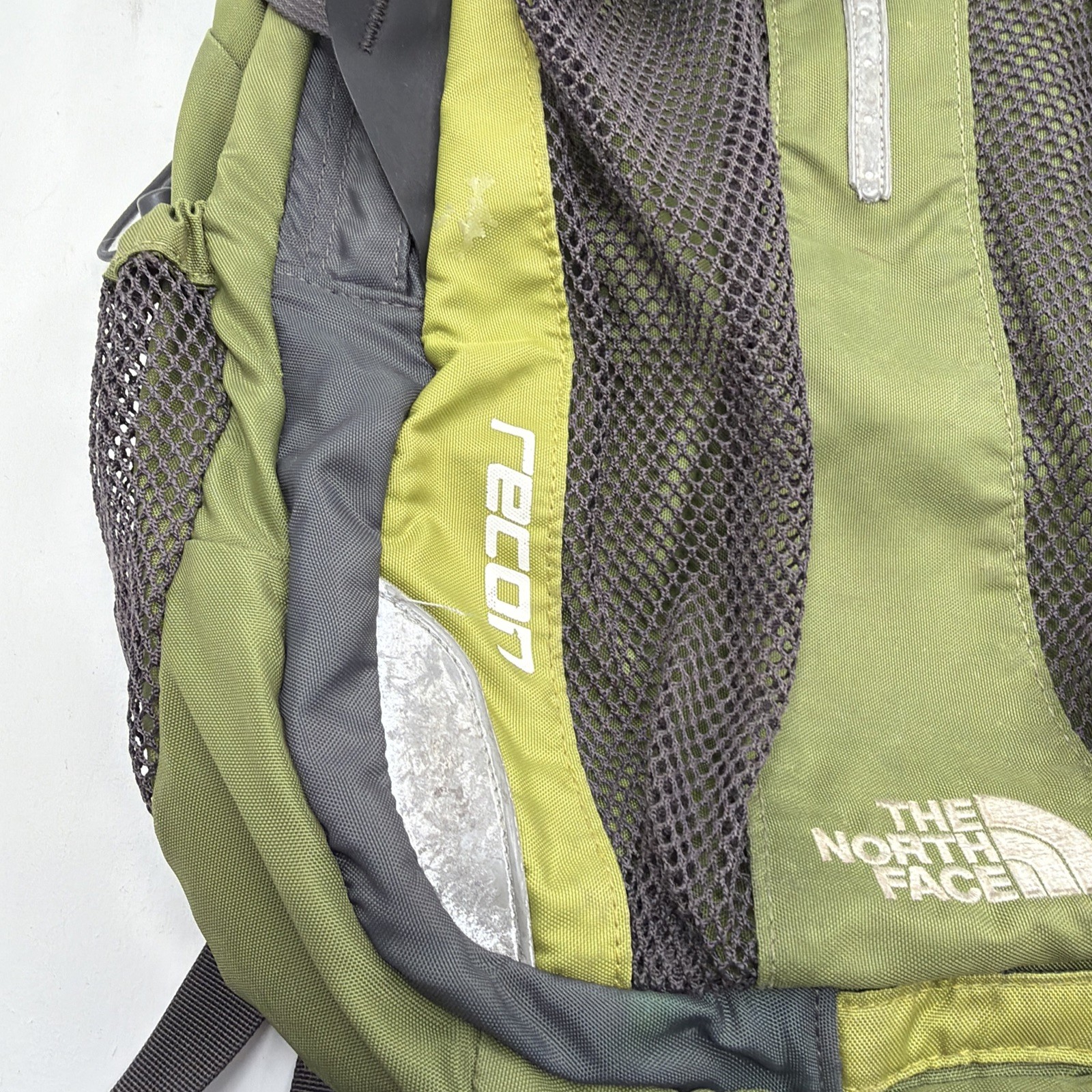 THE NORTH FACE RECON GREEN BACKPACK