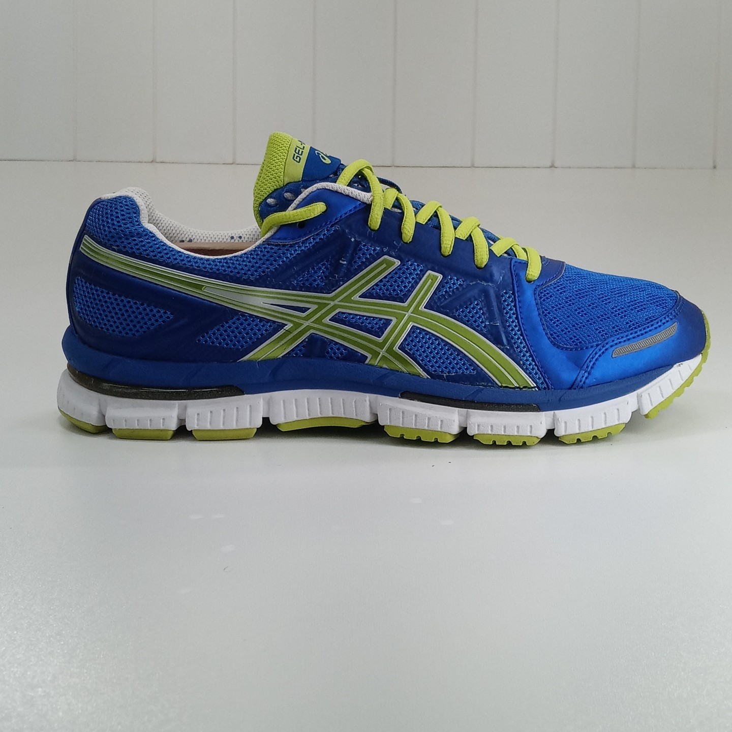 Asics Gel-Neo33 Men’s Running Shoes Blue Lime Green T222N Sneakers Size 10