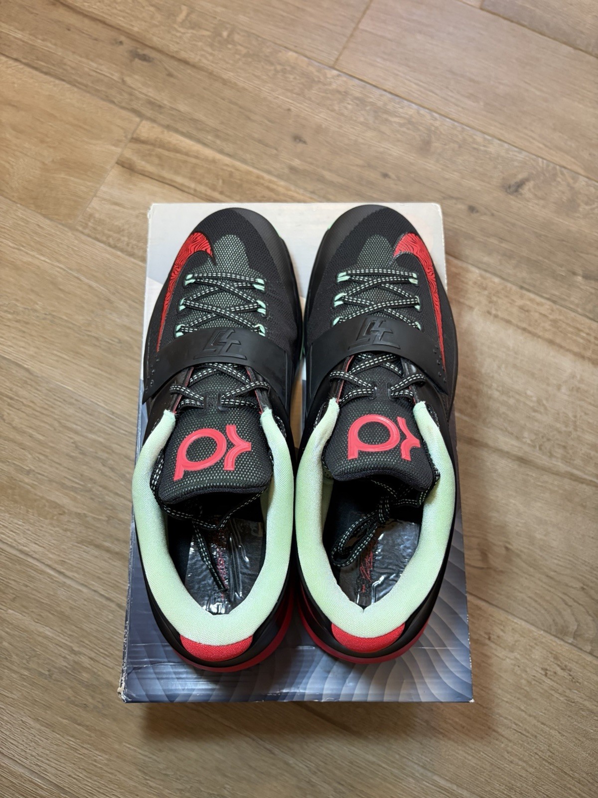 Nike KD 7 Low Top Basketball Sneakers Black/Red/Mint Green Lace-Up w/ Box