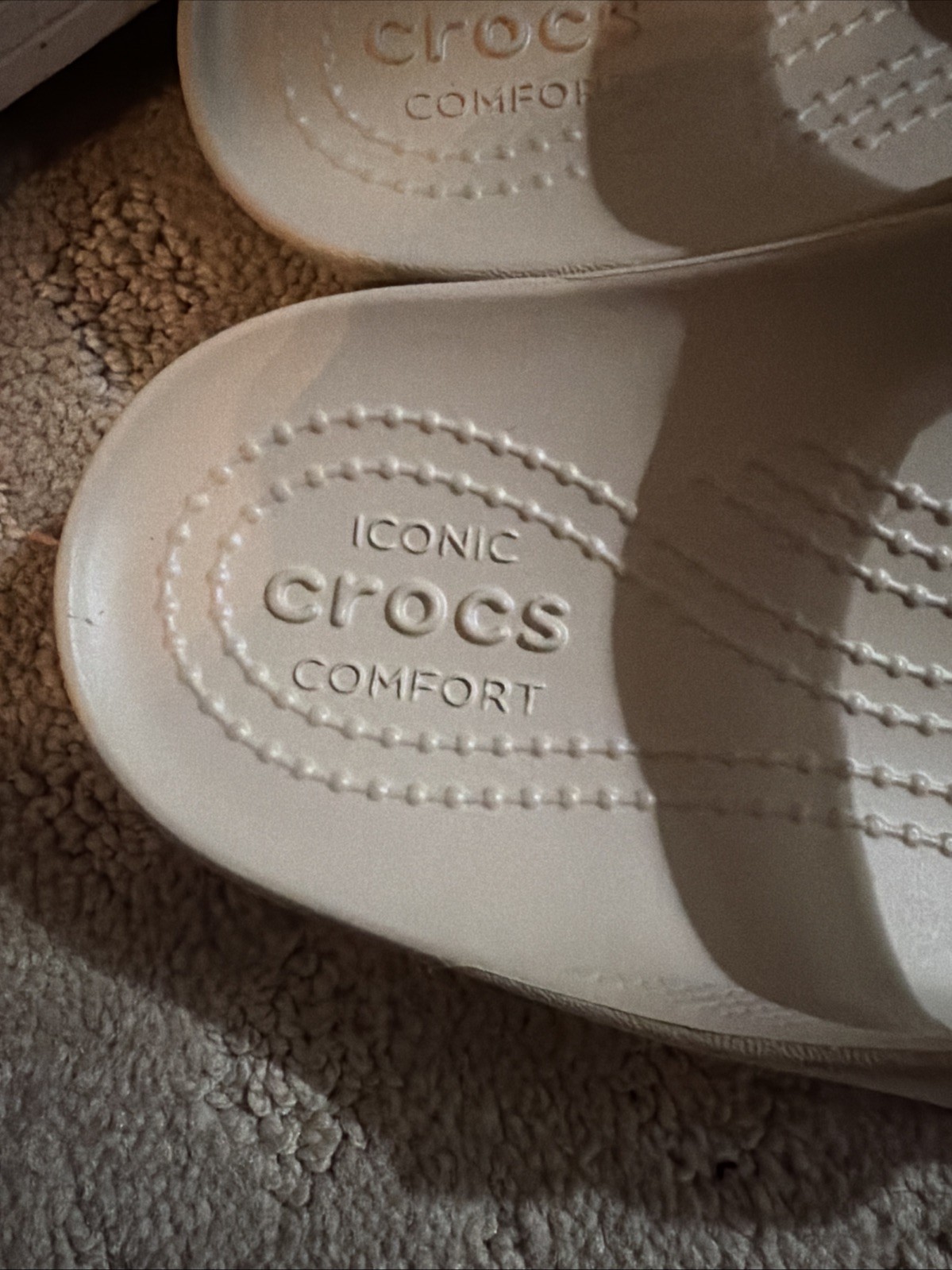 Crocs Kadee II Cobblestone Sandals. Sz 9. NWT!