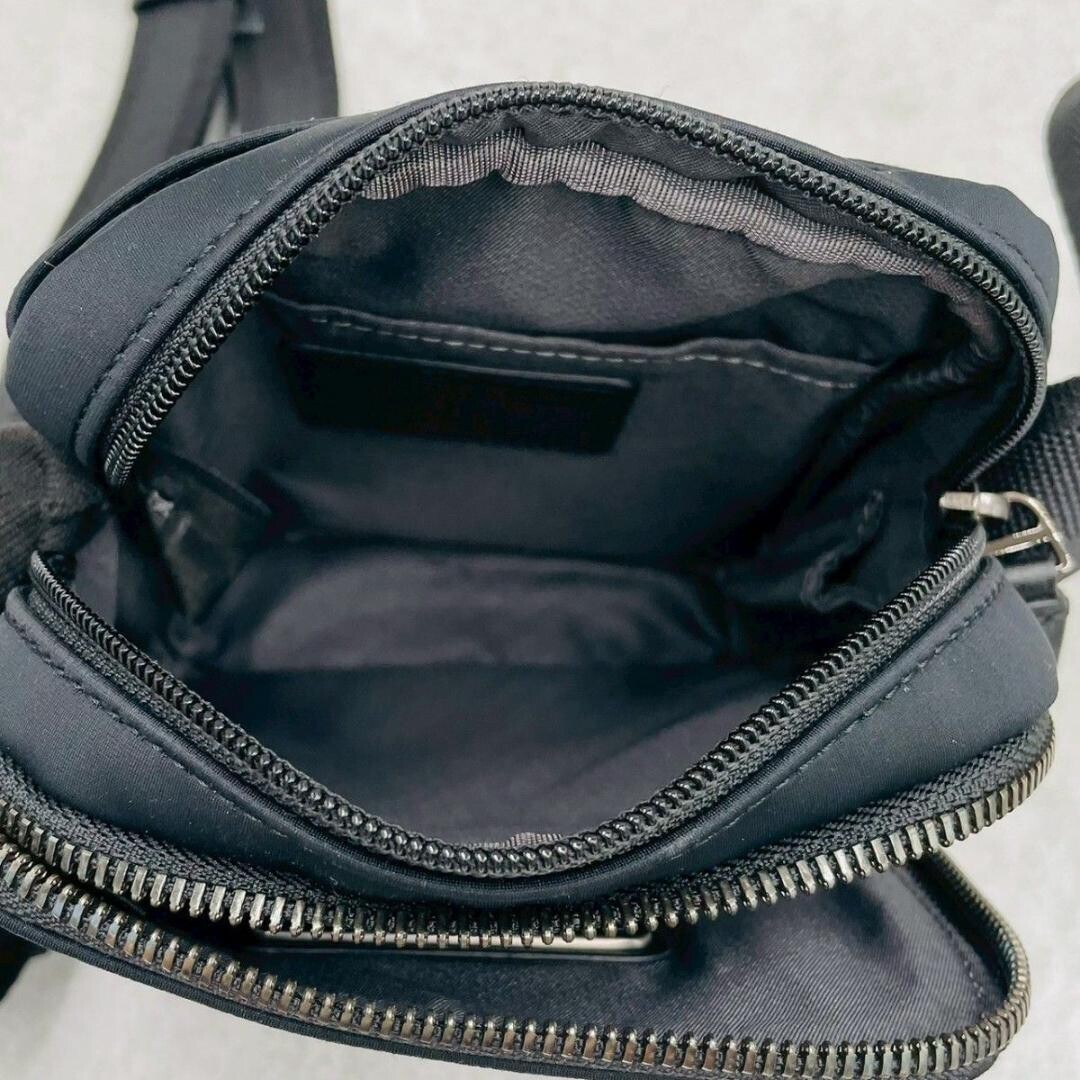 TUMI Harrison Nichols Black Nylon One Shoulder Bag Crossbody Business Auth