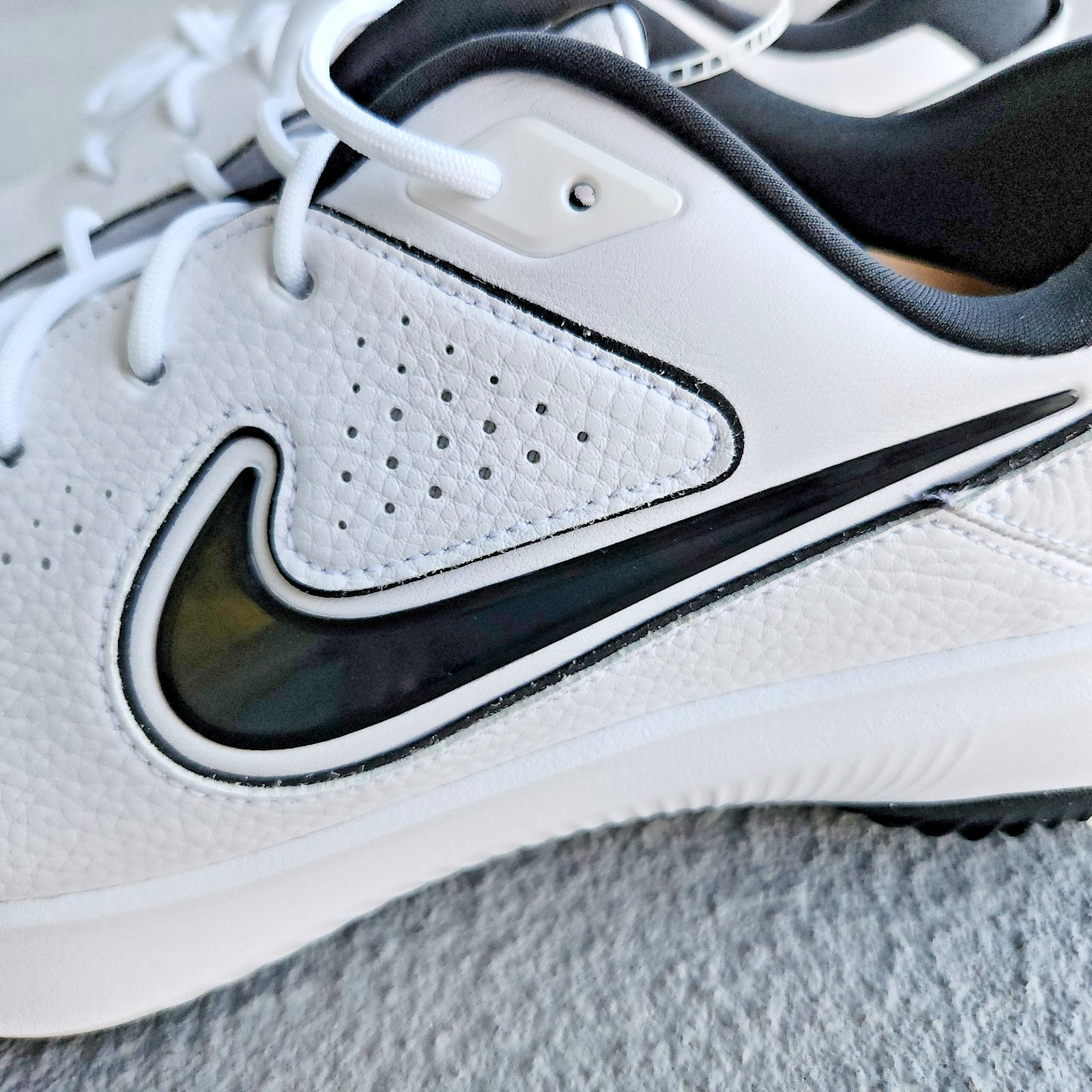 Nike Victory Pro 3 Wide Golf Sneakers White/Black DX9028-101 Size 12.5 US