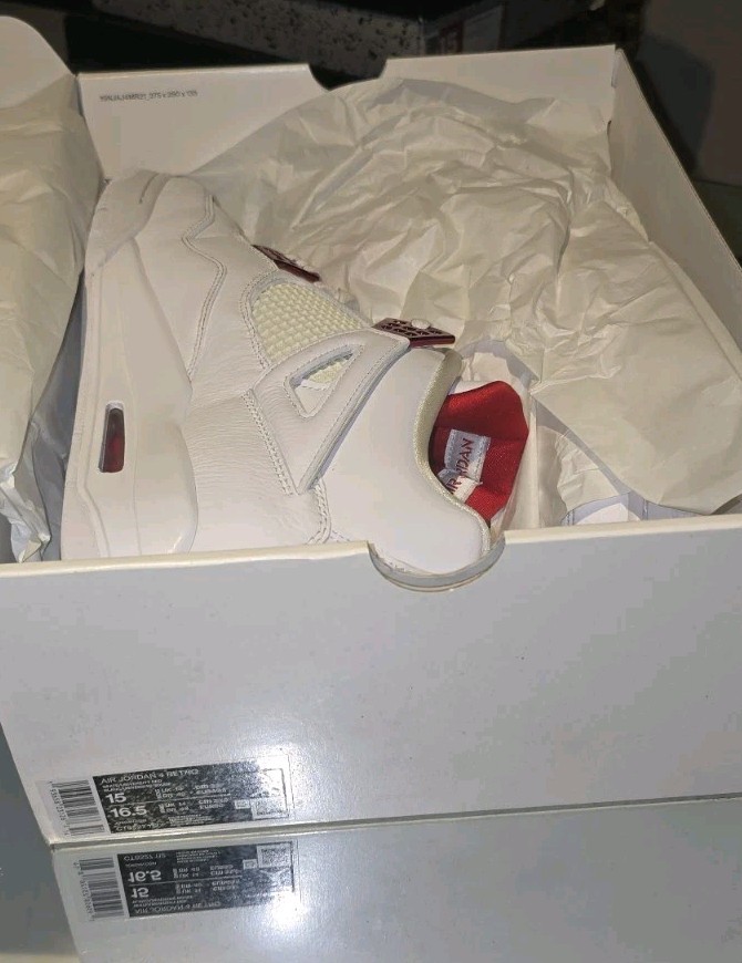 Air Jordan 4 Retro “Metallic Red” (2020) in US Size 15. OG BOX / 9.2/10