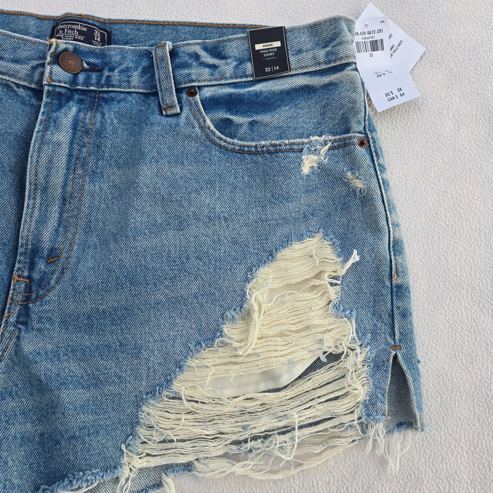 Abercrombie & Fitch Annie High Rise Distressed Shorts Light Wash Size 32/14 NWT
