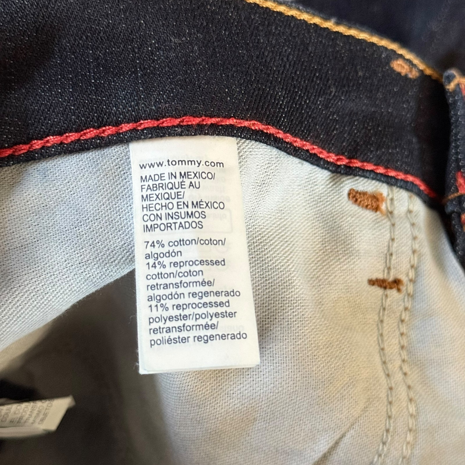 NWT Tommy Hilfiger Men’s Stretch Denim Slim Fit Slightly Tapered Leg Rinse Jeans