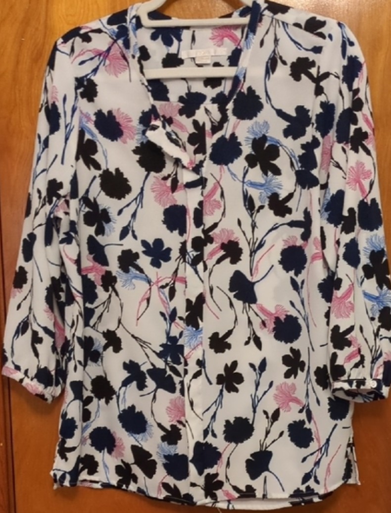 c&e Women’s L White Black Pink Blue Floral V-Neck 3/4 Sleeve Pullover Blouse