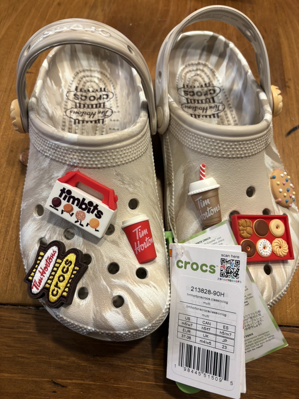 Size 7W, 5M Tim Hortons Crocs Iced Capp Swirl Limited Edition 6 Charm SIZE 7W,5M