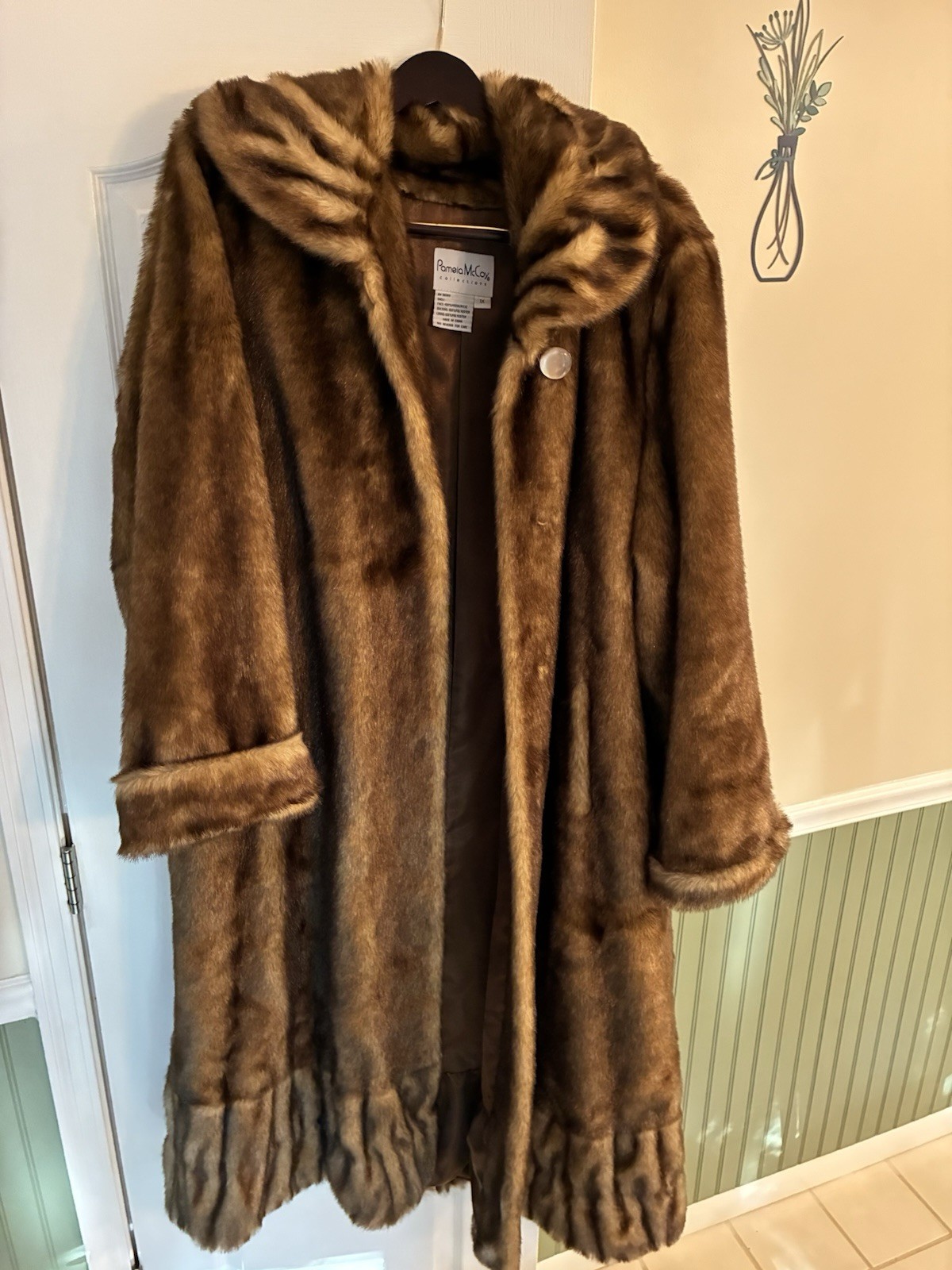 Pamela McCoy Brown Long Overcoat Fur Trim Collar Lined Button Closure 1X