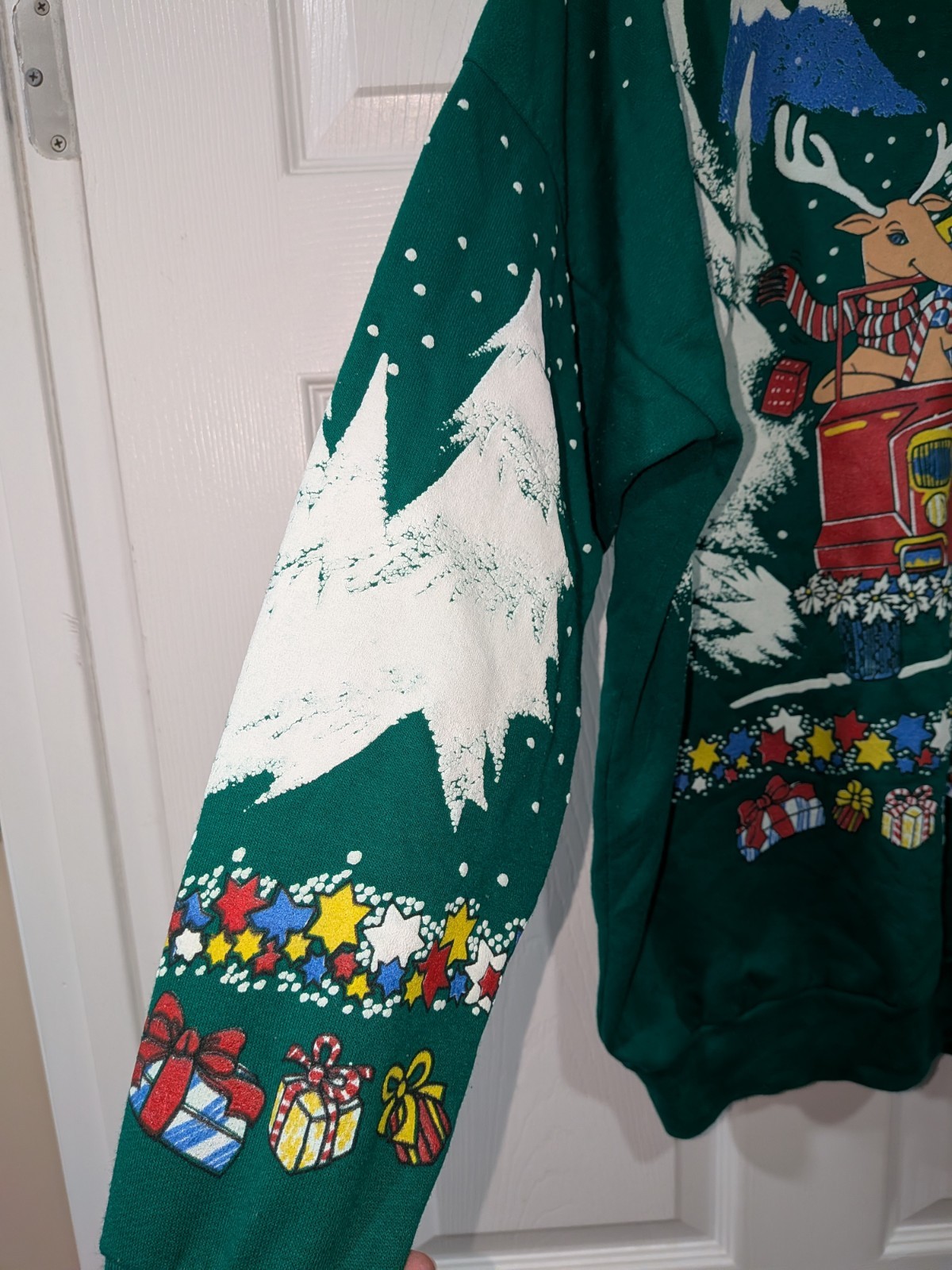 Holiday Time Christmas Crewneck Graphic Sweatshirt Santa Reindeer Green 20W