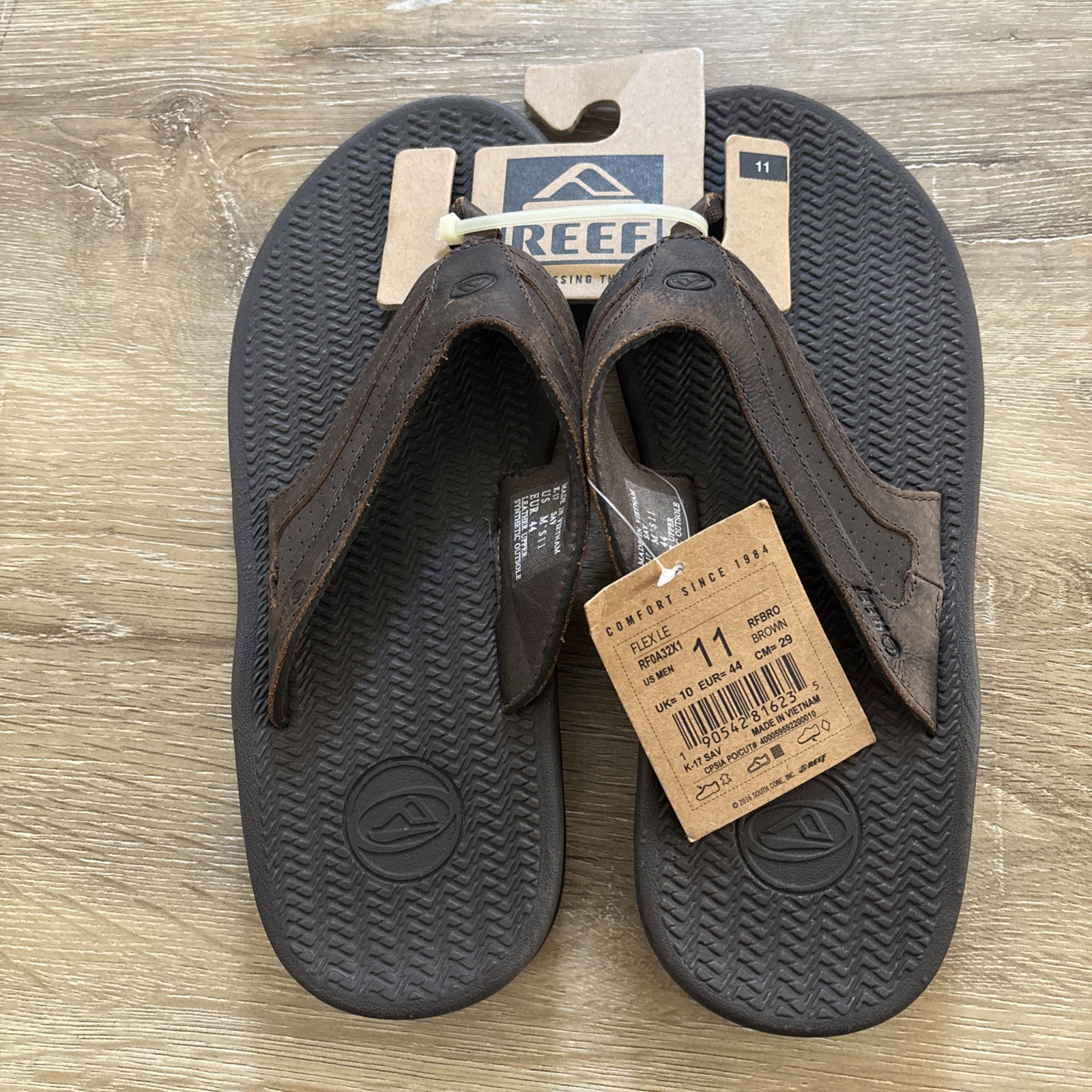 REEF Fanning Men’s 11 Retro Brown Leather Flip Flops Sandals NEW NWT