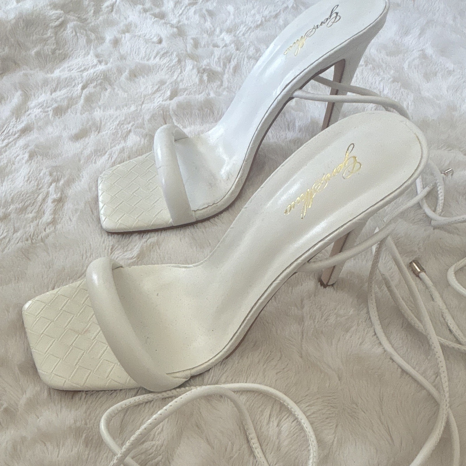 GenShuo Women’s White Strappy Lace-Up Ankle Strap Square Toe Heels 9