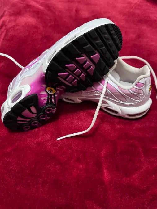 Size 9 – Nike Air Max Plus TN Pink Fade W