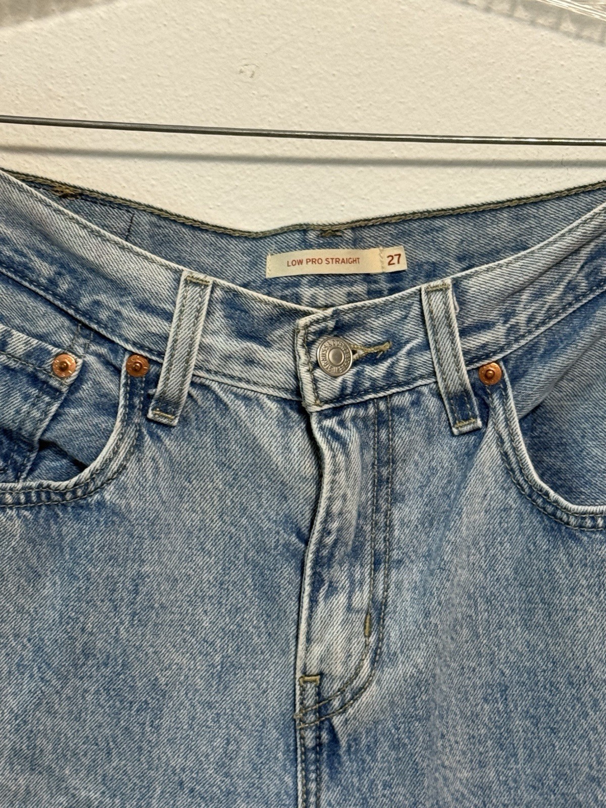 Levi’s Low Pro Straight Jeans Womens – Size 27 Light Wash Denim Blue WaterLess