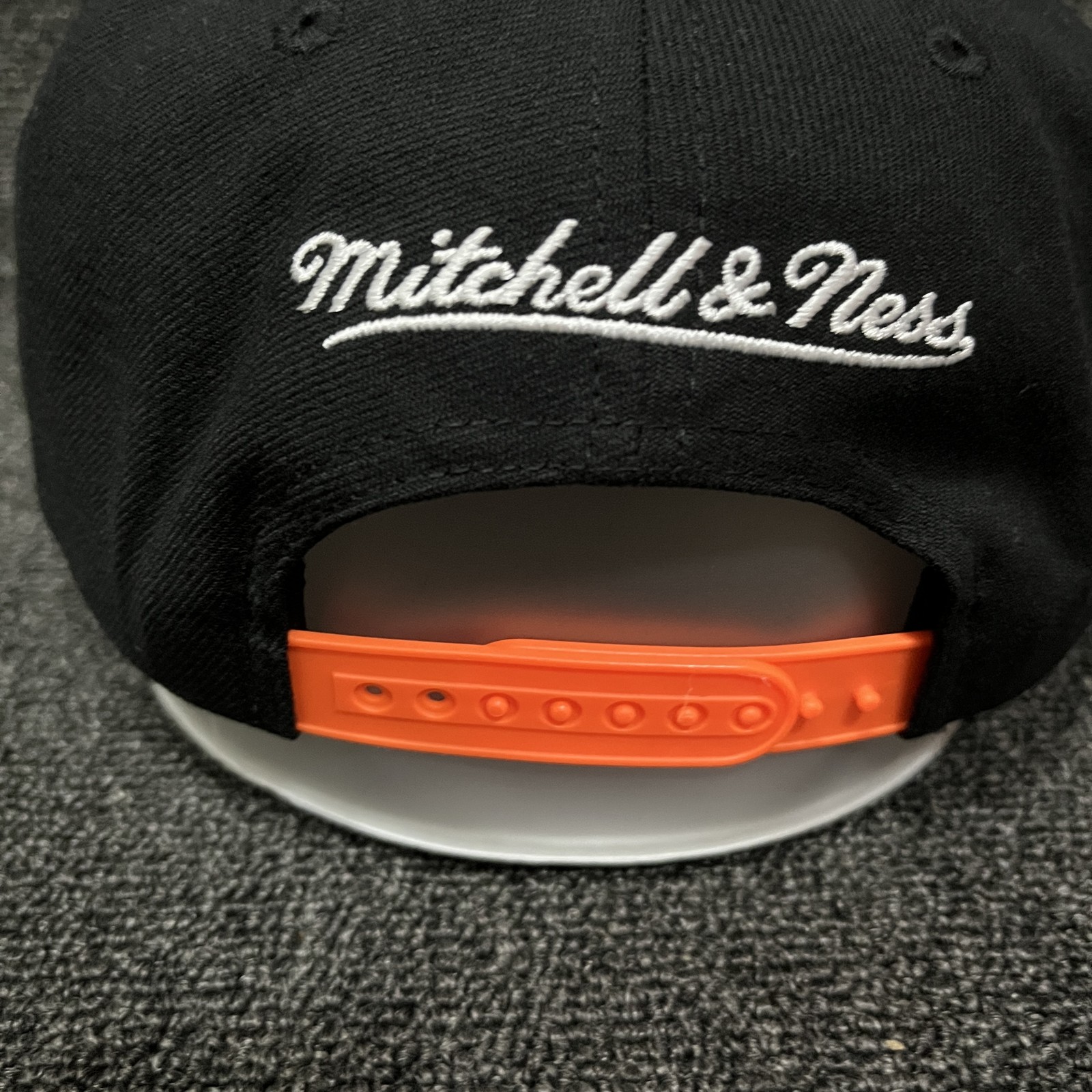 Mitchell & Ness NBA New York Knicks Flat Brim Adjustable Snapback Cap Black Oran