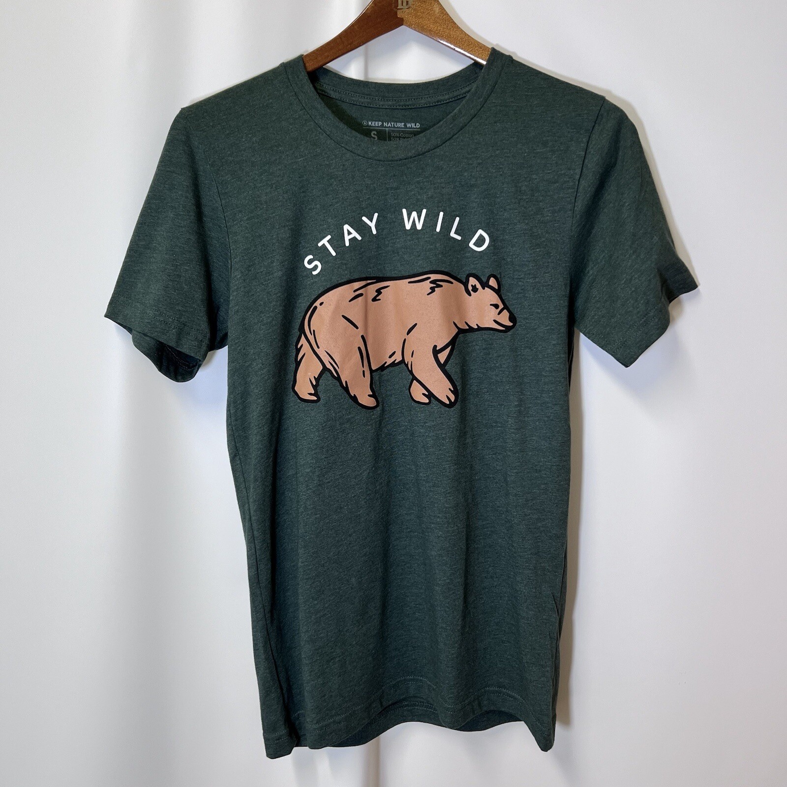 Keep Nature Wild Women’s Small Green STAY WILD T Shirt Bear Outdoor Nature