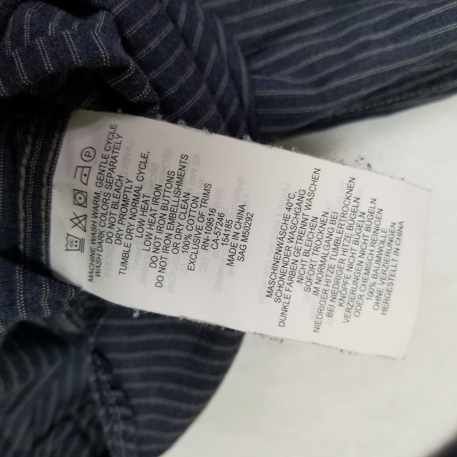 Victorinox Men’s M Dark Blue Pinstripe Button Down Shirt Standard Fit Long Sleev