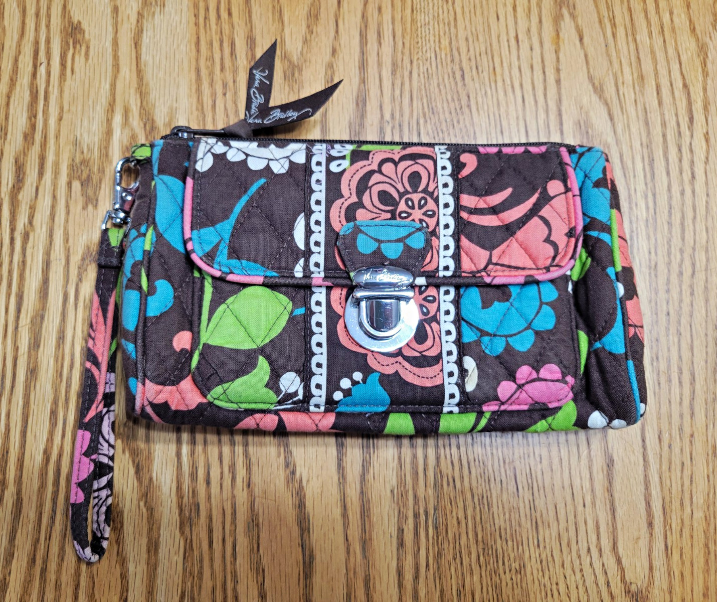Vera Bradley Lola Floral Quilted Zip-Around Wristlet Wallet Strap Push Lock