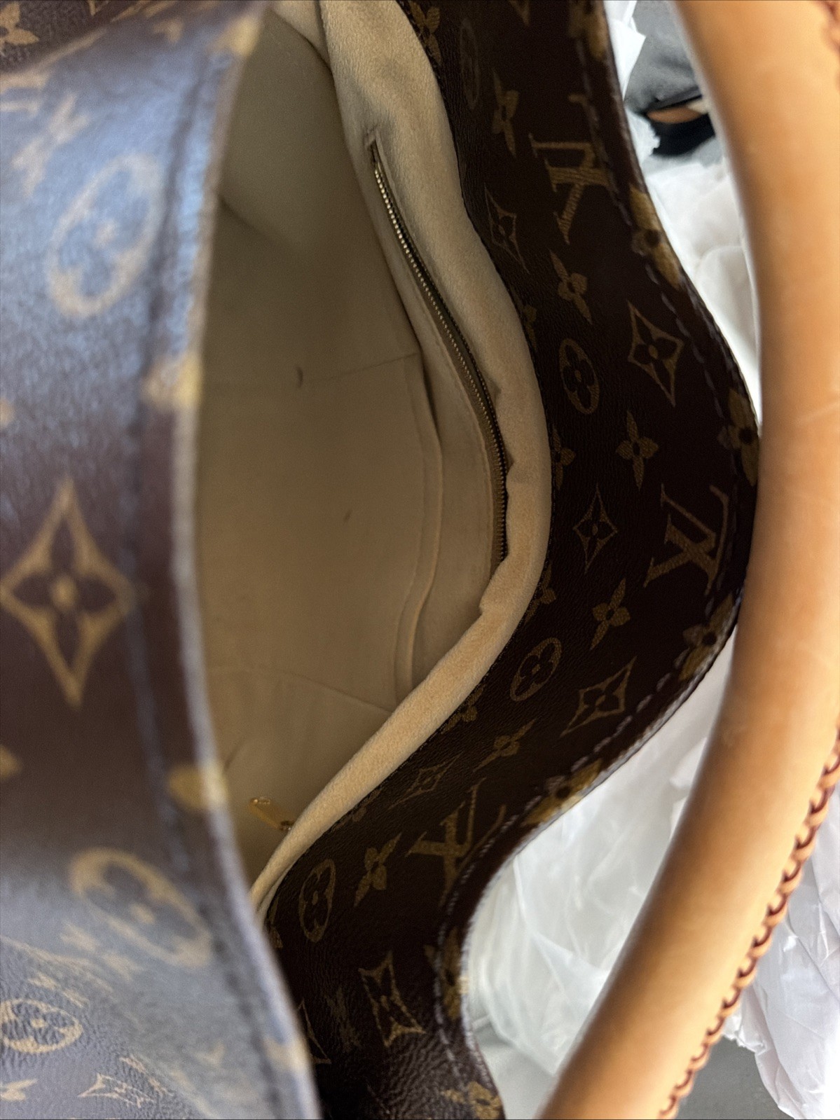 Authentic Louis Vuitton Artsy MM Monogram Hobo Canvas Shoulder Tote Handbag