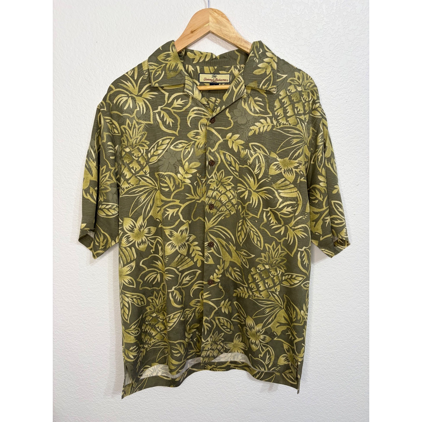Tommy Bahama Mens 100% Silk Tropical Floral Pineapple Camp Shirt Green Small
