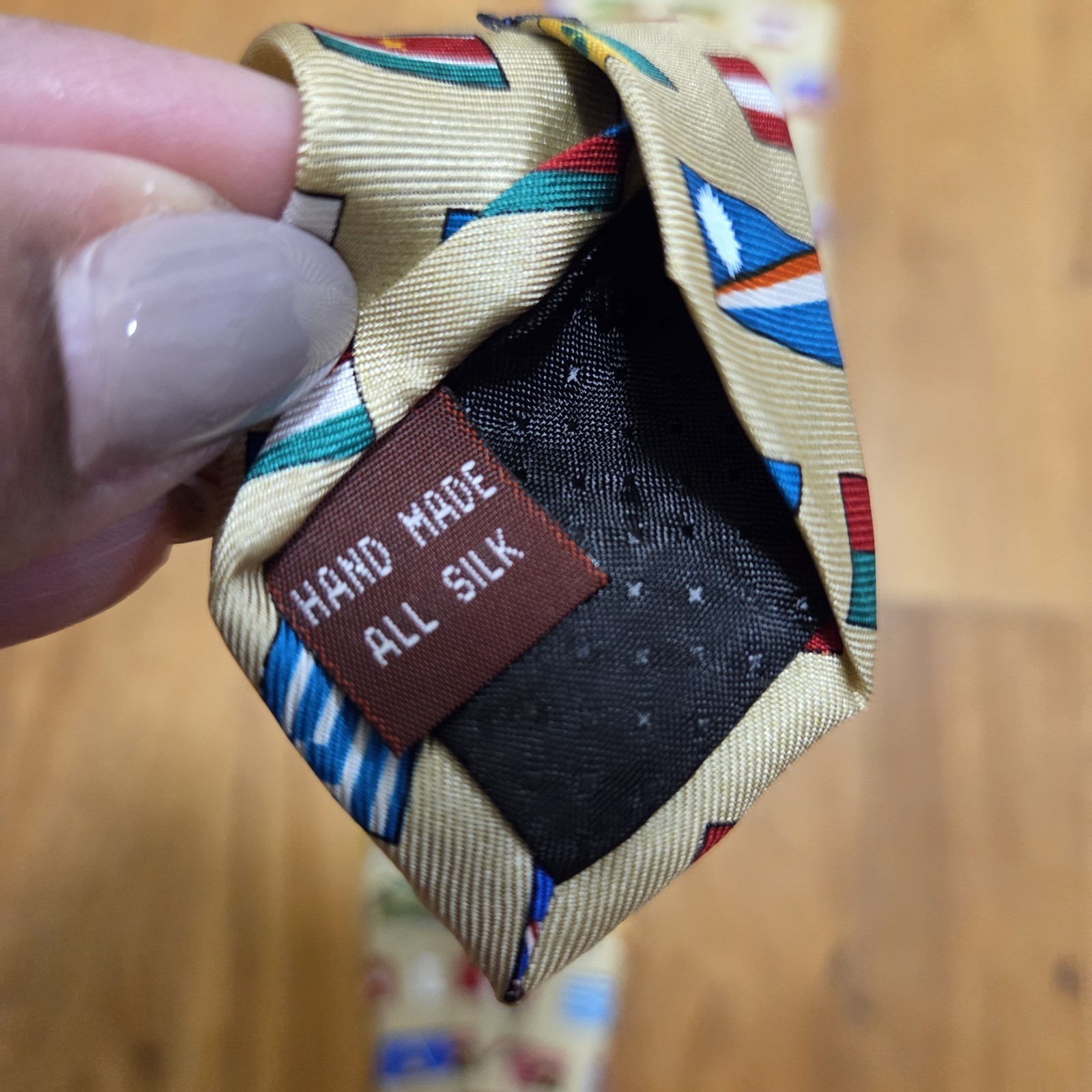 Museum Artifact 100% Silk Around The World Novelty NeckTie OS Multicolor 57″ 60″
