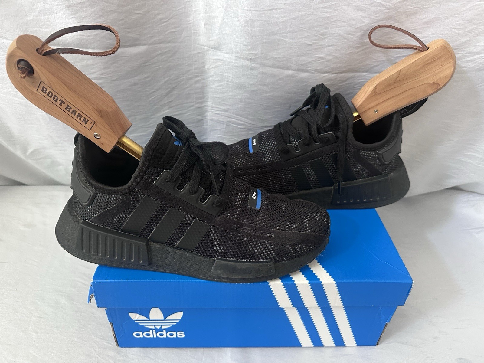 adidas IG5535 NMD R1 Black Carbon Camo Mesh Lace Up Sneaker Men’s US 7 Unisex