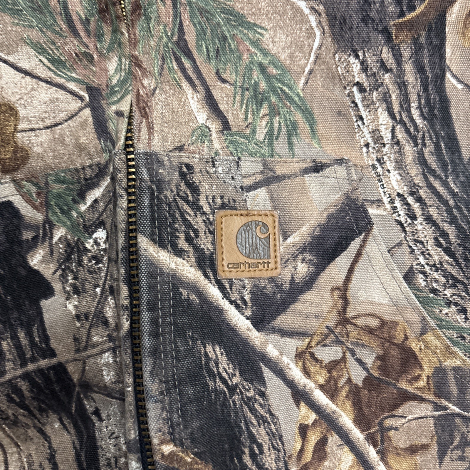 Vintage Carhartt J221 CAP Realtree Camo Jacket Full Zip workwear Size S USA Made