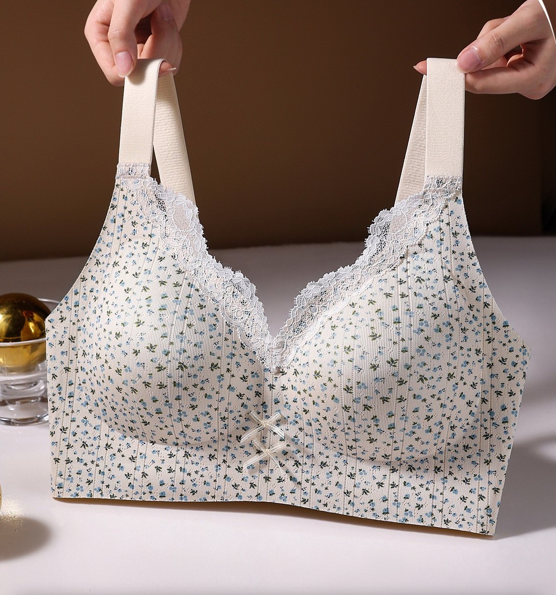 Women Bras 3/4 Cup seamless Wireless Thin push up Plus size Underwear 22091