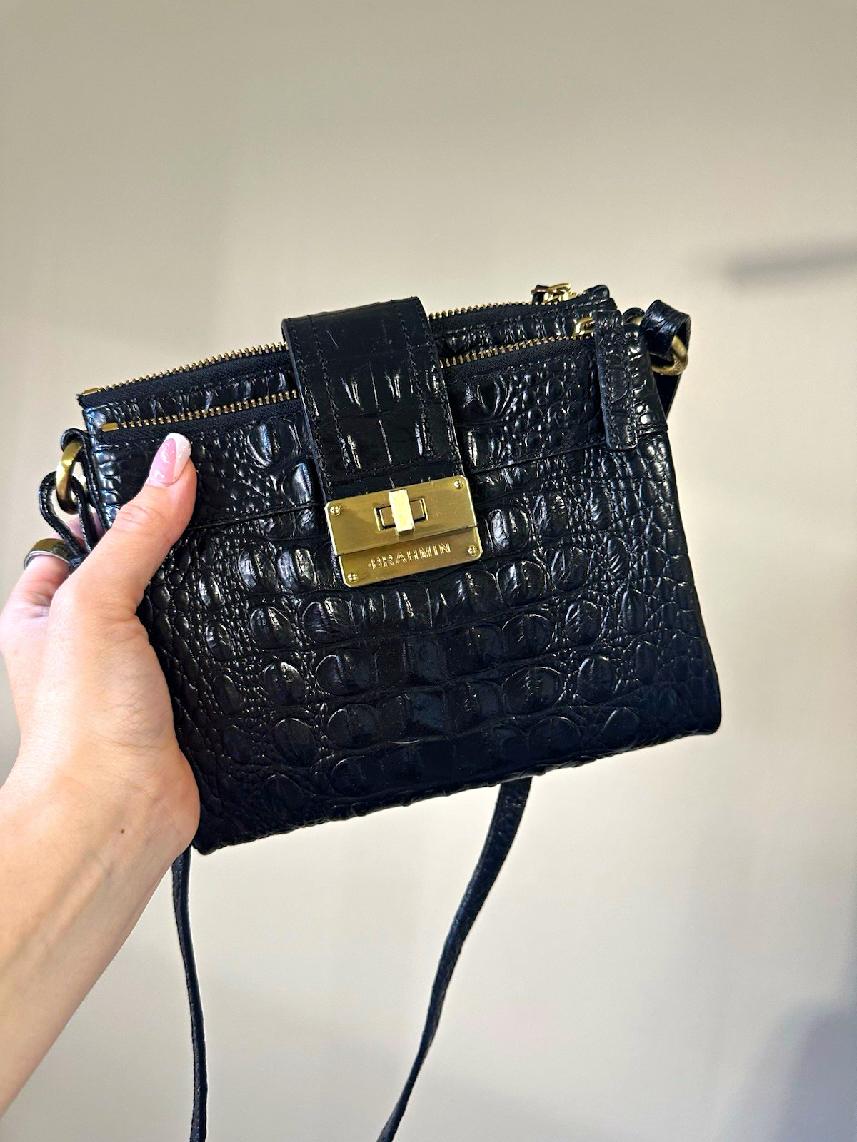 Brahmin Black Croc Embossed Crossbody Bag Zip Turn Lock Gold Hardware Pockets