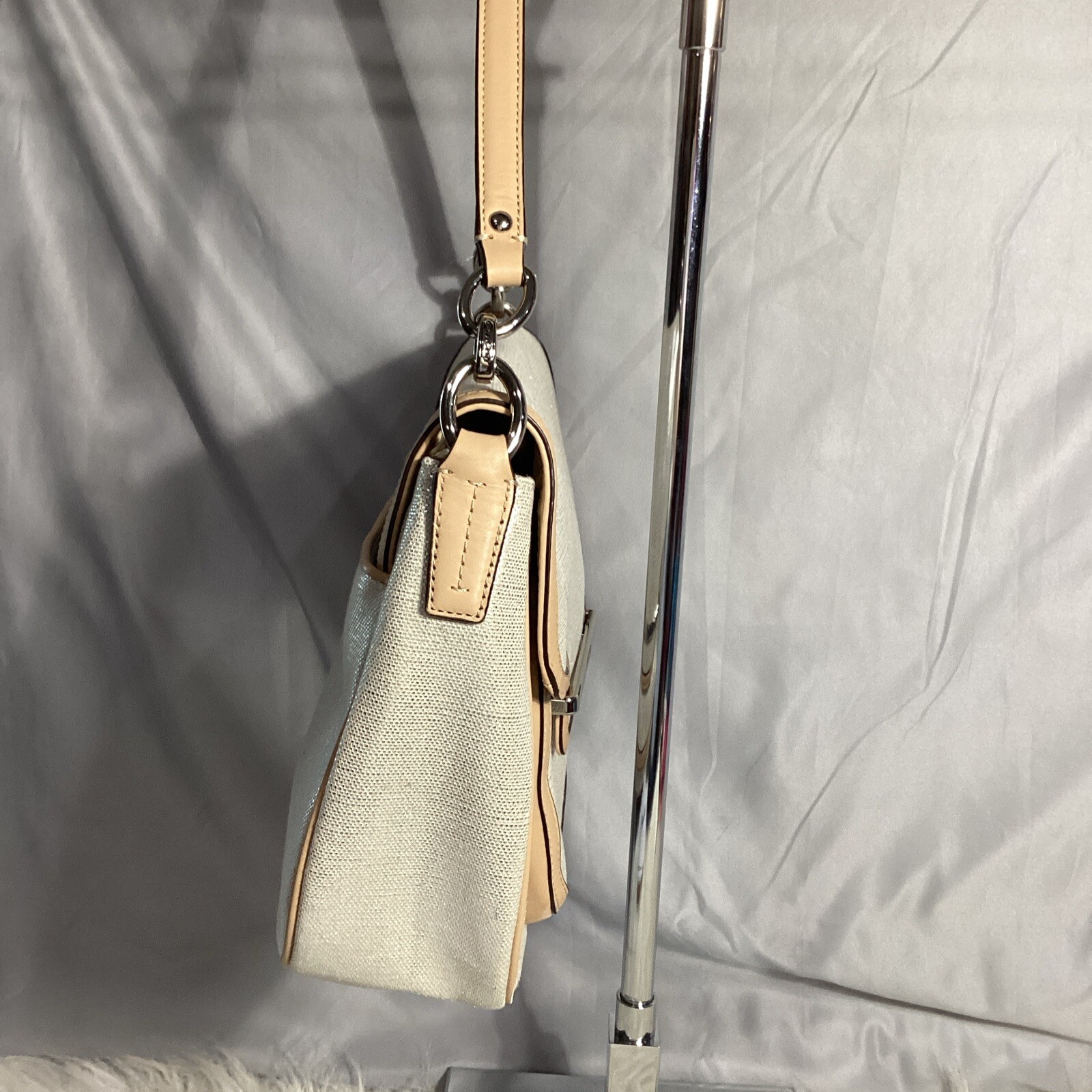 Beautiful Coach F30621 Taylor Foiled Flap Shoulder Bag Super EUC 98