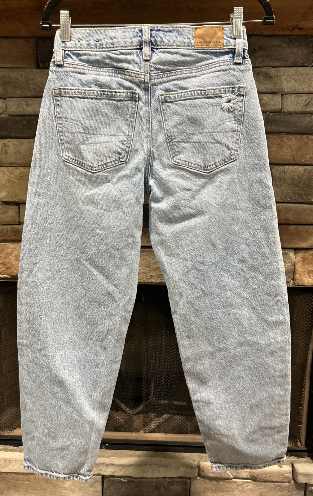 Women’s AMERICAN EAGLE Light Wash Barrel Jeans Size 000 Reg *B7