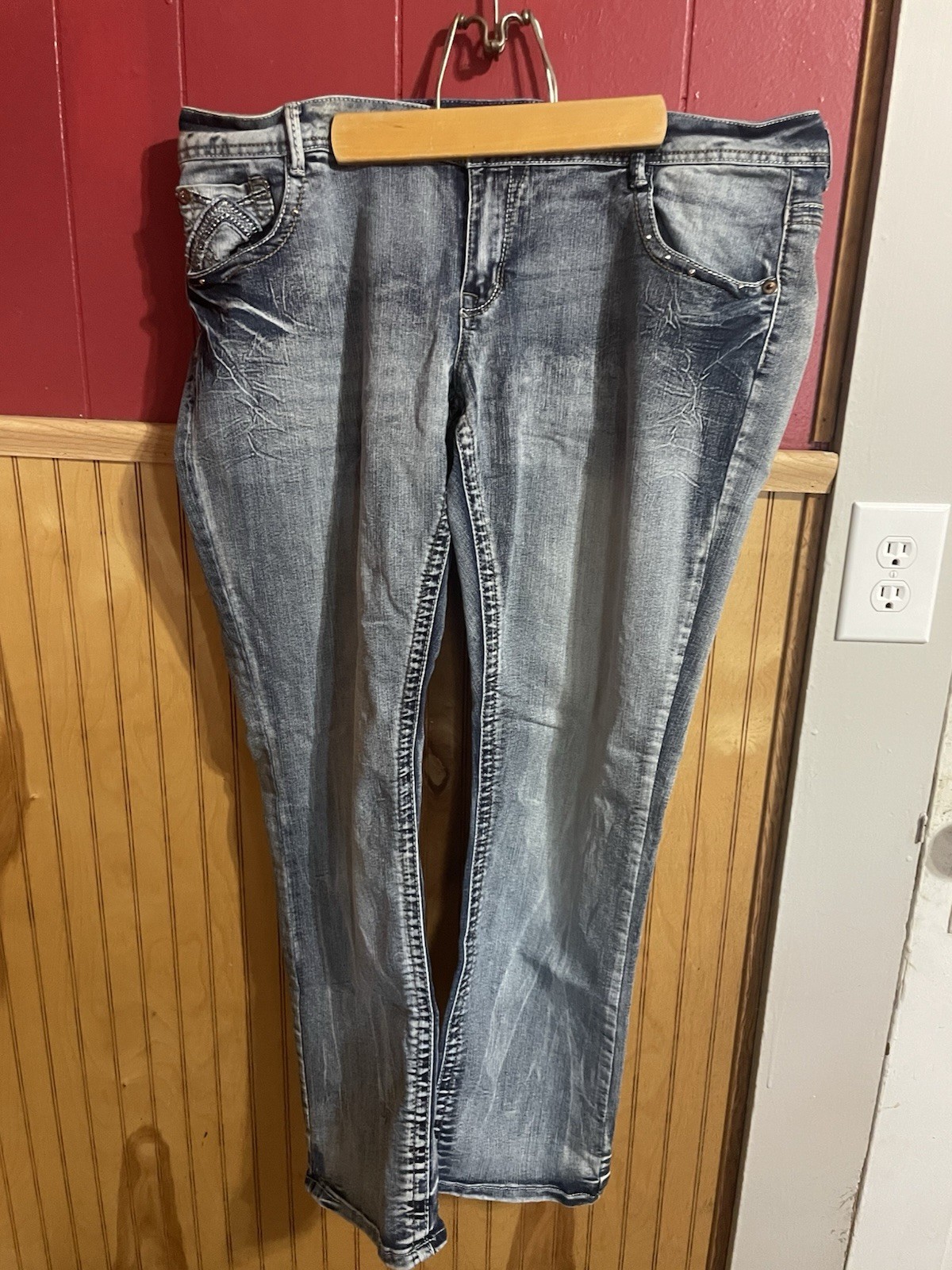 Posh & Rebel Women’s Skinny Medium Wash Blue Distressed Stretch Jeans 5-Pocket