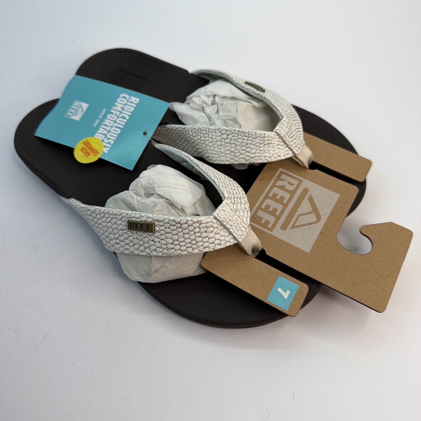REEF Cushion Court Women’s Flip Flop Brown Sassy – Molded Cushion Footbed, Arch