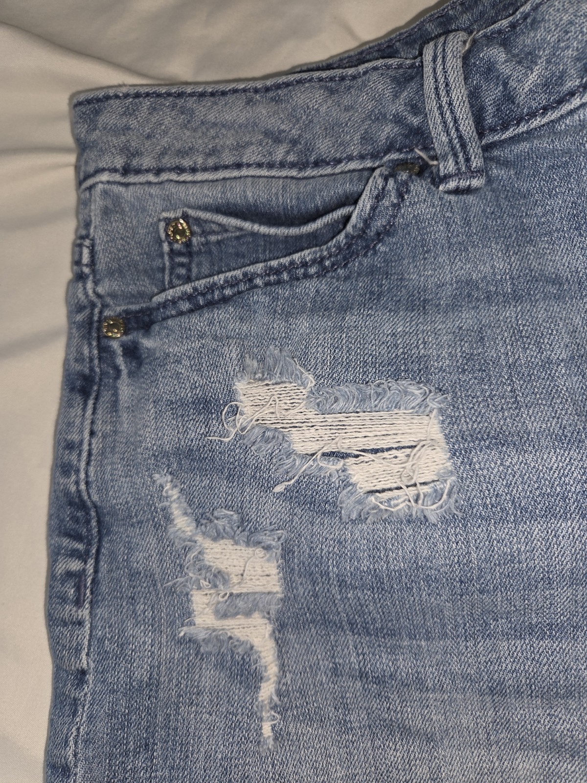 American Eagle Relaxed Short Womens 12 Light Wash Distressed Denim Cutoff Shorts