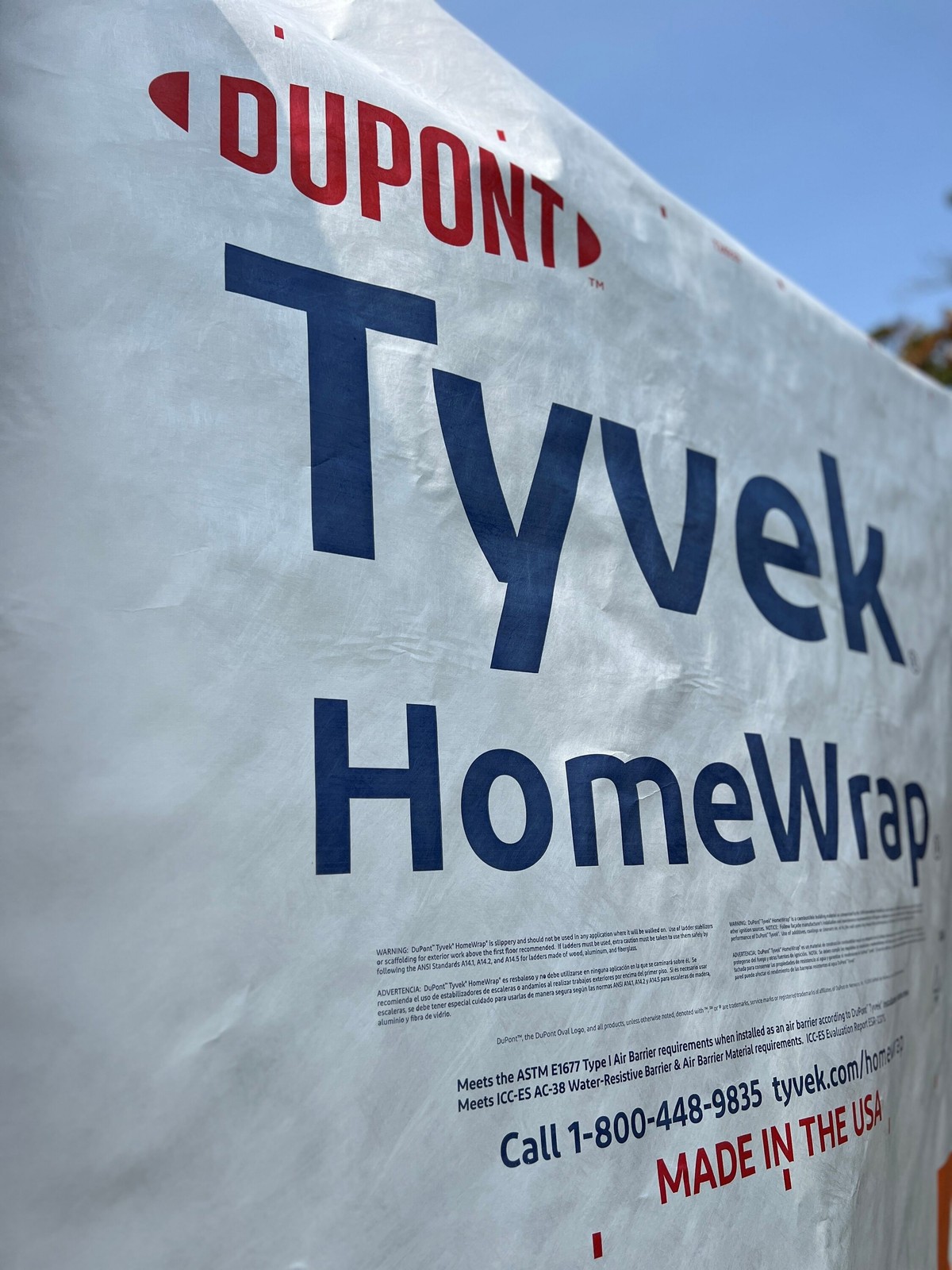 Tyvek 9-ft x 150-ft Water Resistant UV Resistant Non-Woven House Wrap 1350|11434