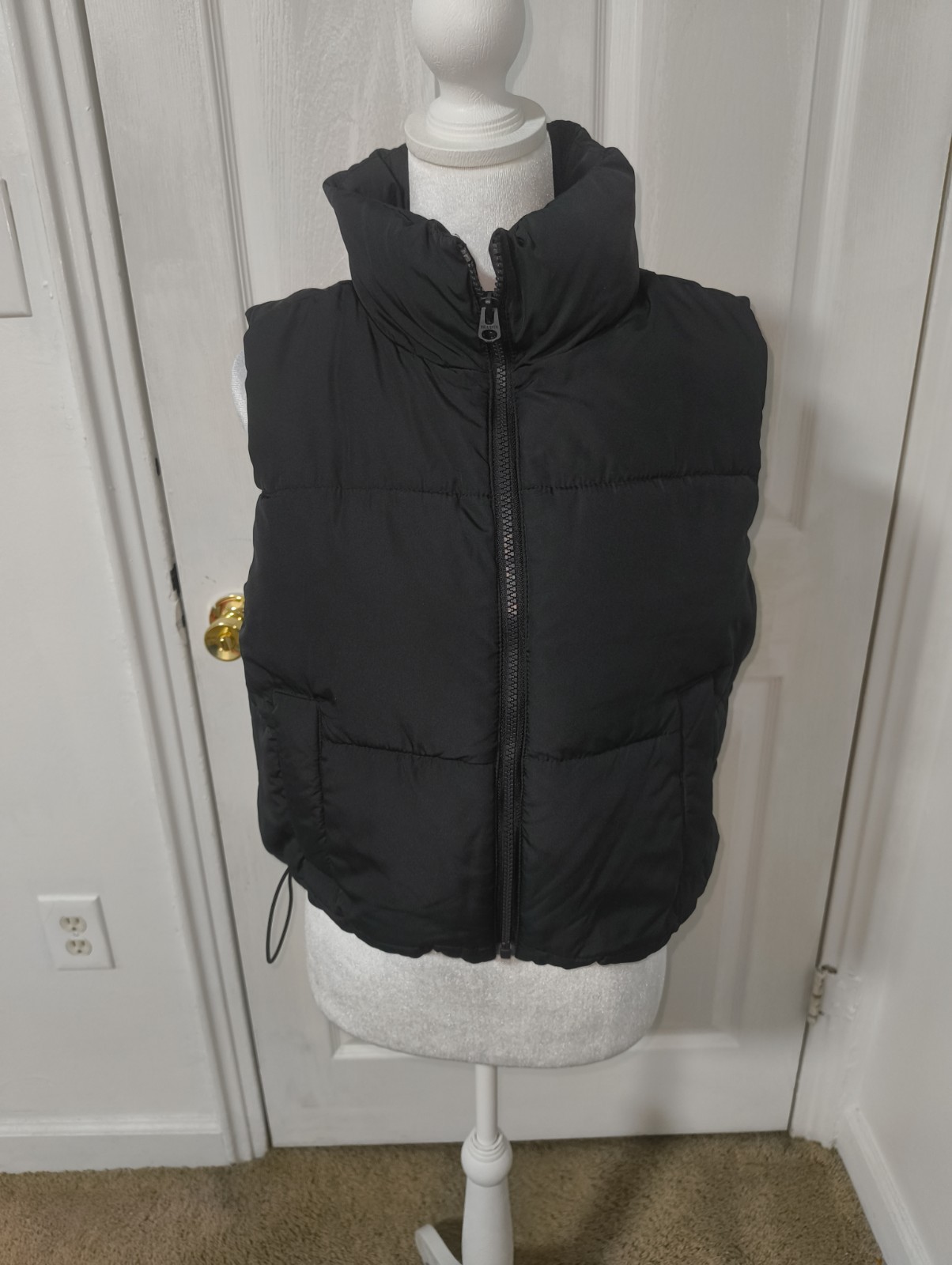 HollisterHollister Black Quilted Puffer Vest