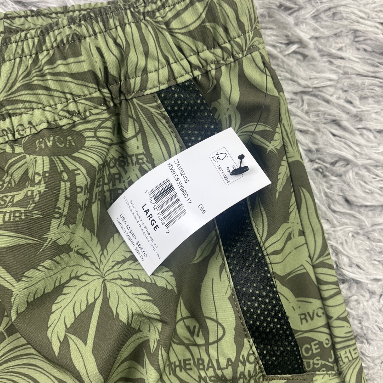 RVCA Kevin EW 17” Hybrid Shorts Green Floral Print Mens Size Large NWT