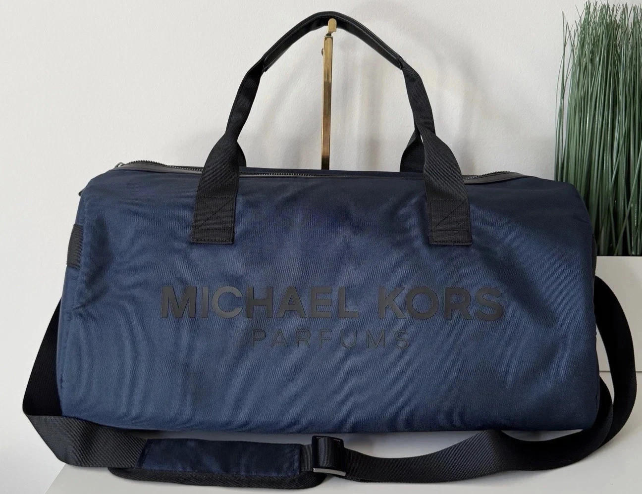 Michael Kors Parfums Duffle Dark Blue Overnight Shoulder Gym Weekender Bag