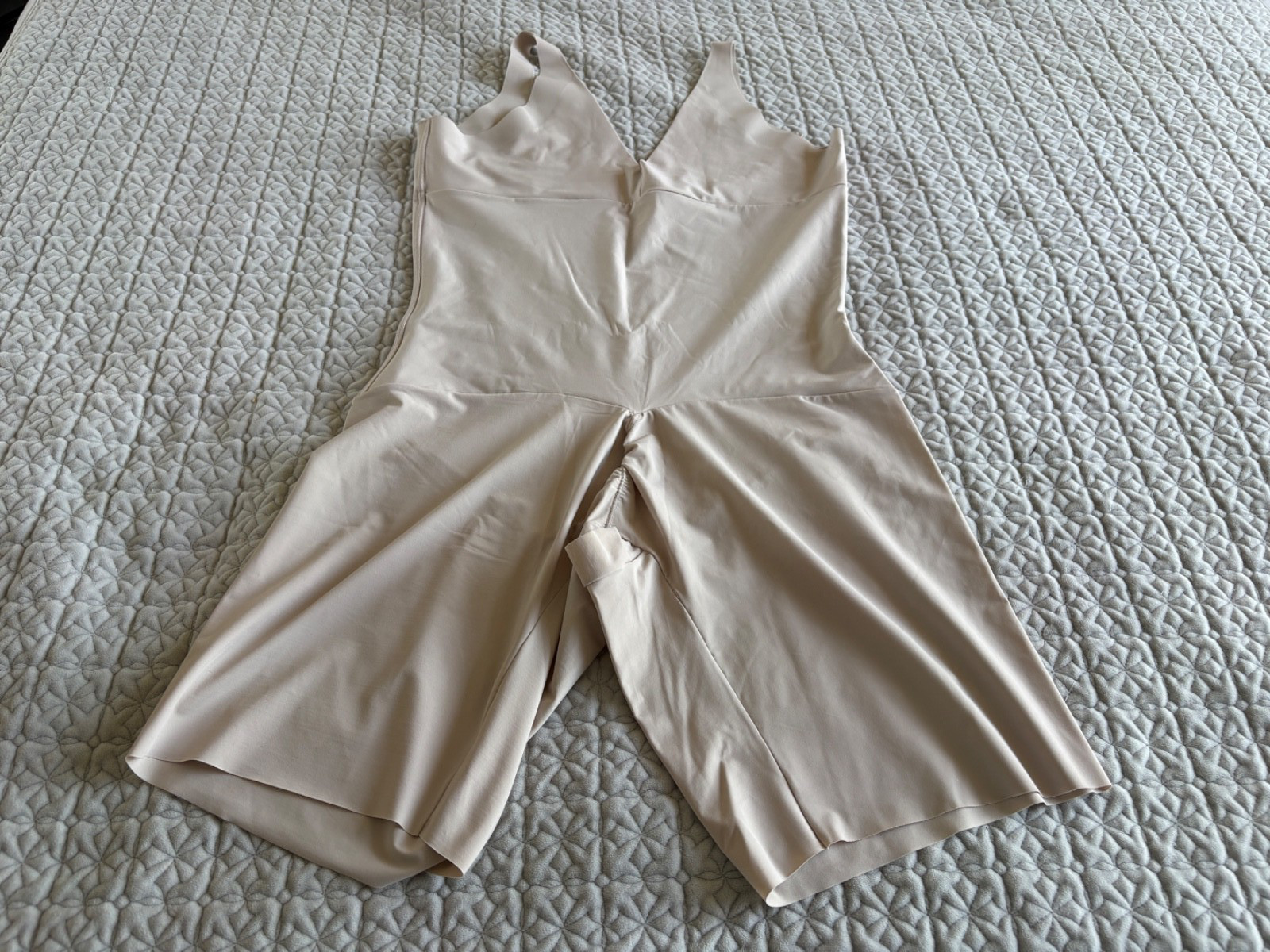 LEONISA SHAPEWEAR BODYSUIT SIZE XXL NEW WITHOUT TAGS