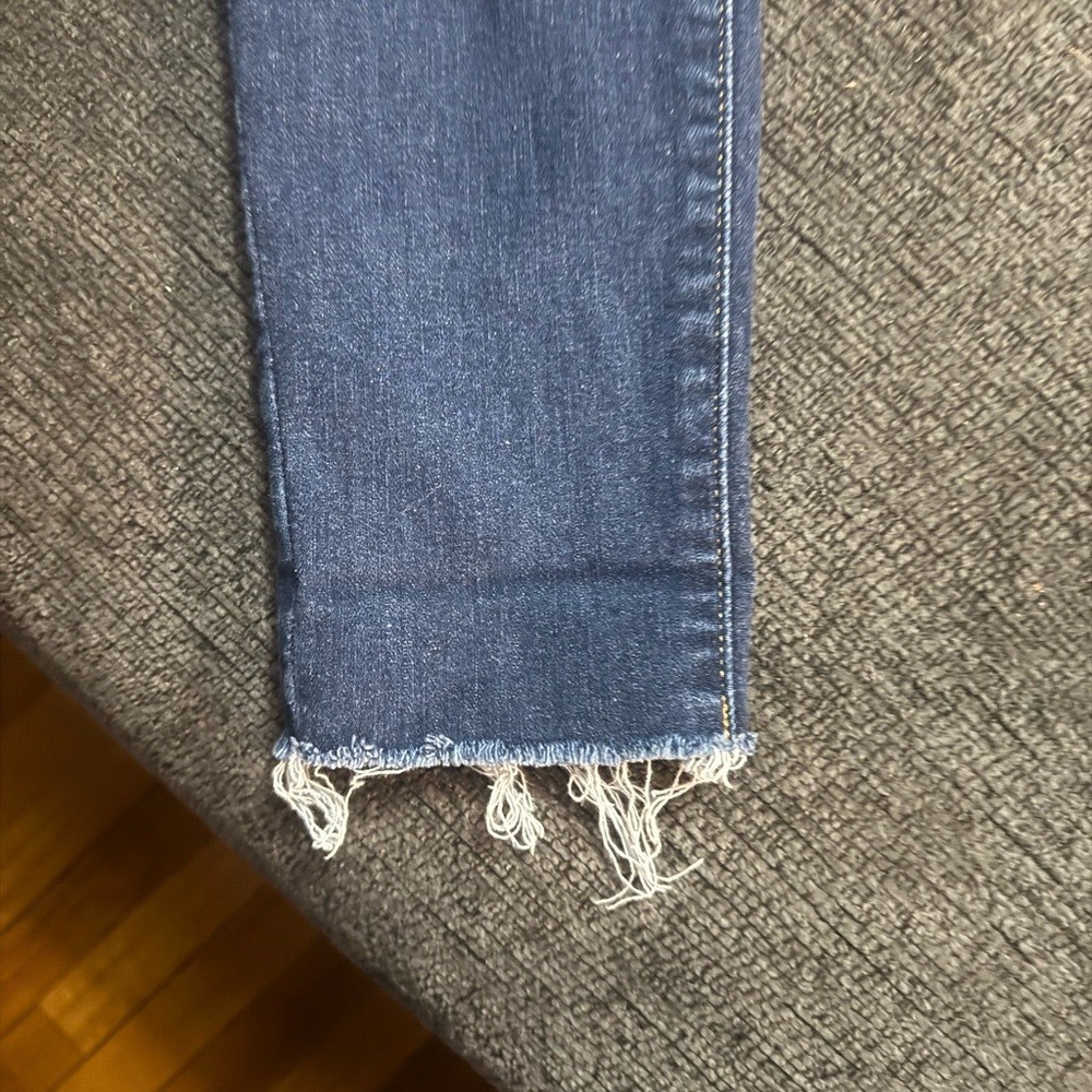 GAP Mid Rise Skinny Jeans Dark Wash Distressed Raw Hem Size 27 4R