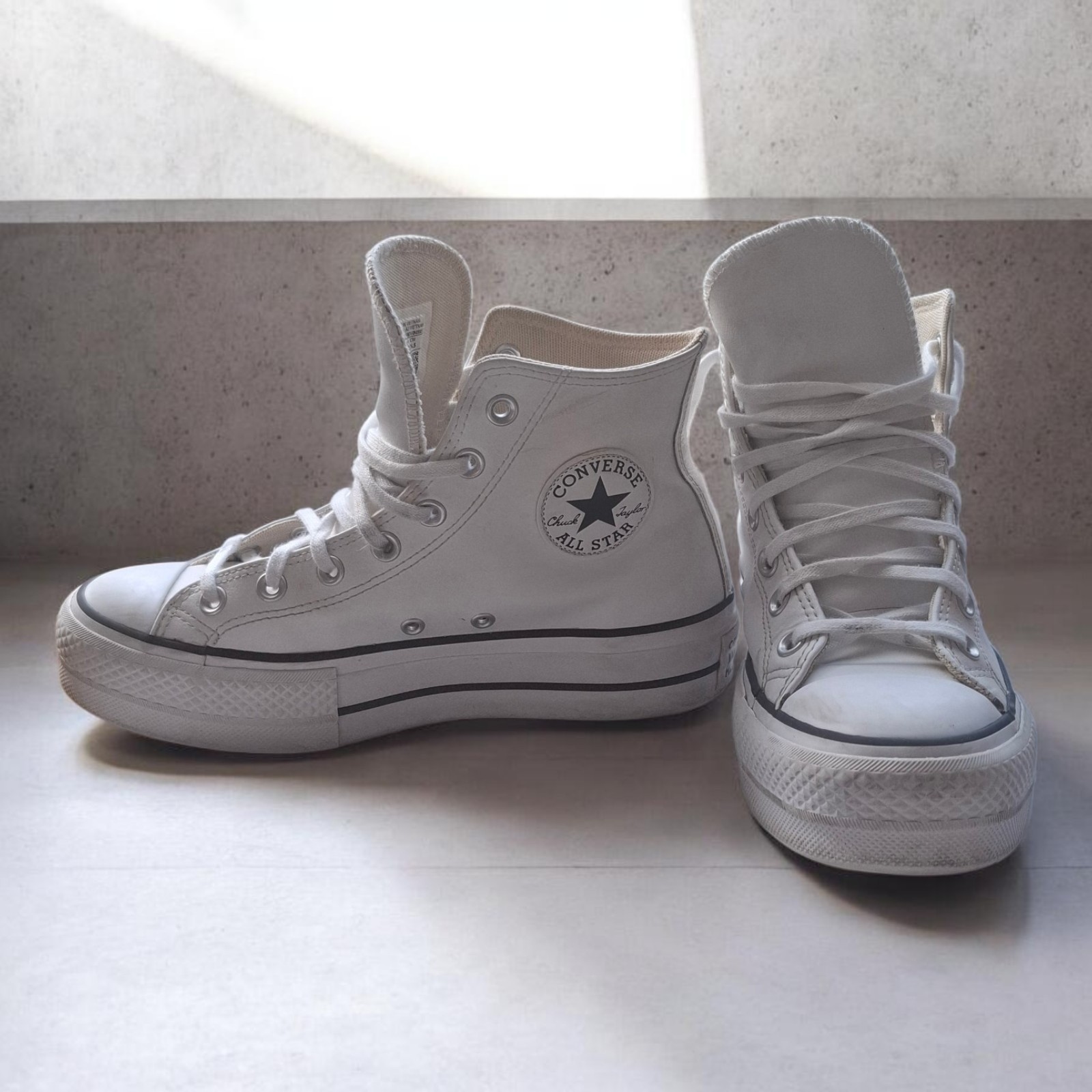 Converse Chuck Taylor All Star High Top White Canvas Lace-Up Sneakers Women’s