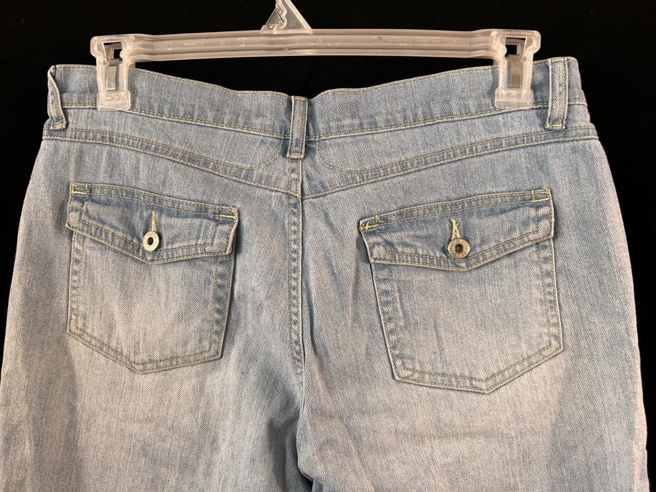 Gloria Vanderbilt jeans capris size 12 blue 14″ inseam 4 pockets long shorts