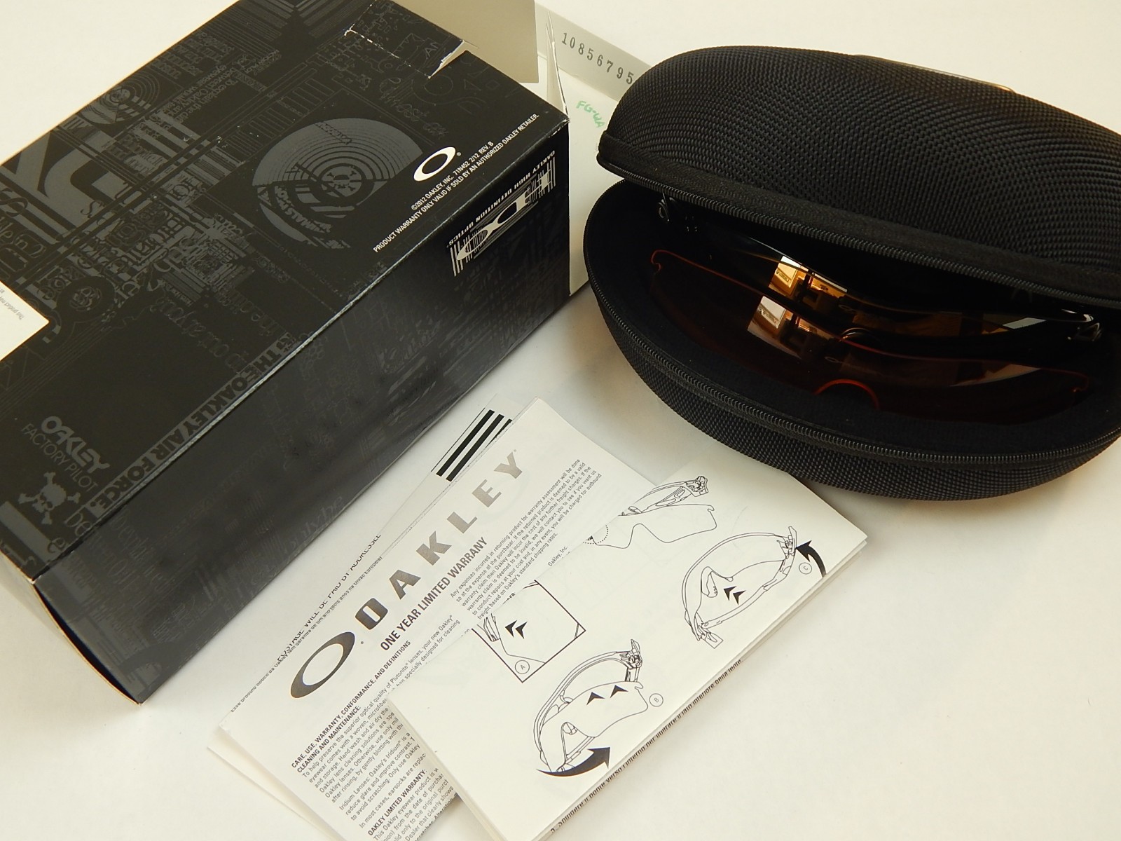 NEW Oakley Radarlock Path Sunglasses Polished Black, 2 Lenses, OO9181-01