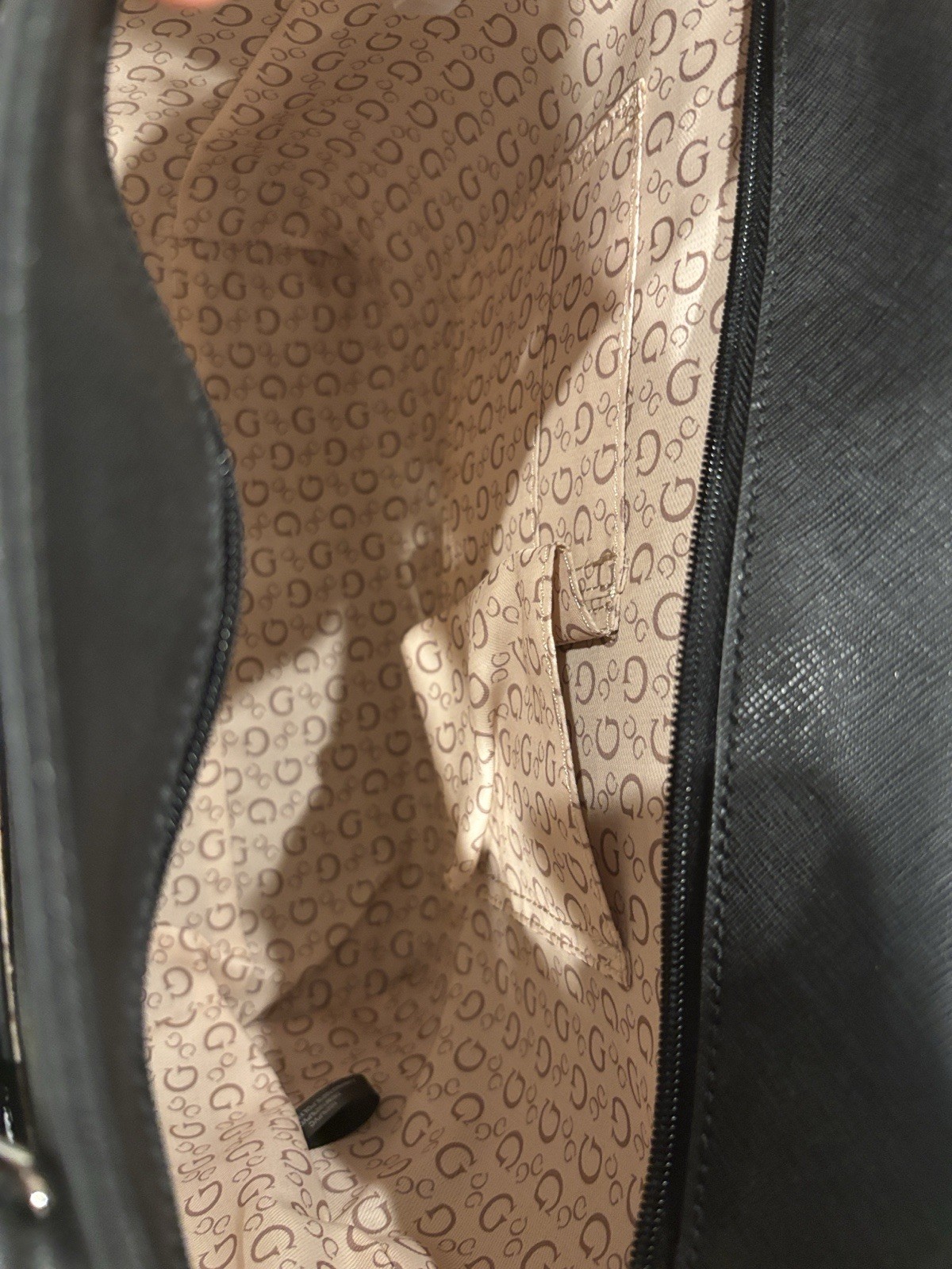 GUESS Black & Gray Monogram Tote Shoulder Bag Zip Top Logo Charm