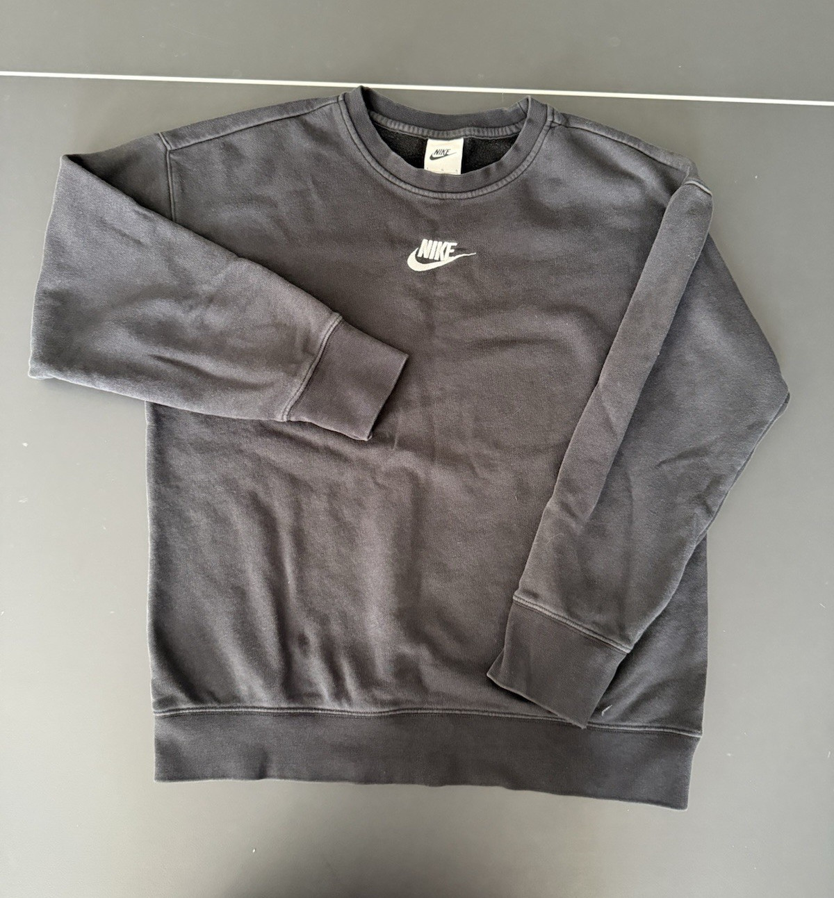 Nike Kids L Black Fleece Crewneck Pullover Sweatshirt Logo Long Sleeve