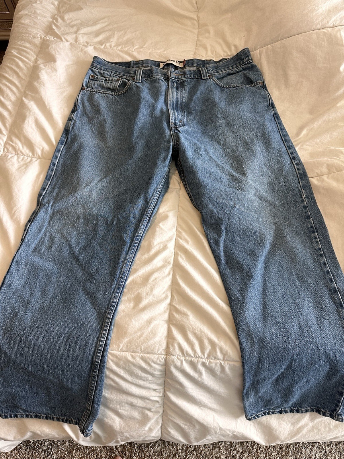 Levi’s 505 Men’s Regular Fit 38×30 Straight Leg Mid Rise Blue Denim Jeans