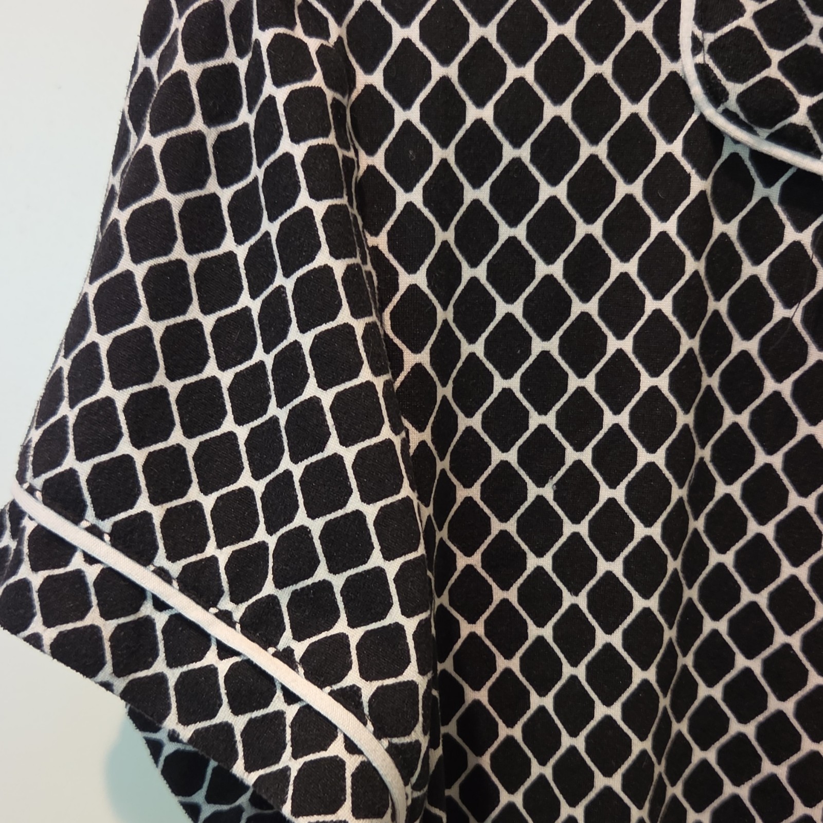Tart Intimates Women’s S 2pc Pajama Set Black/White Geometric Button Front D26